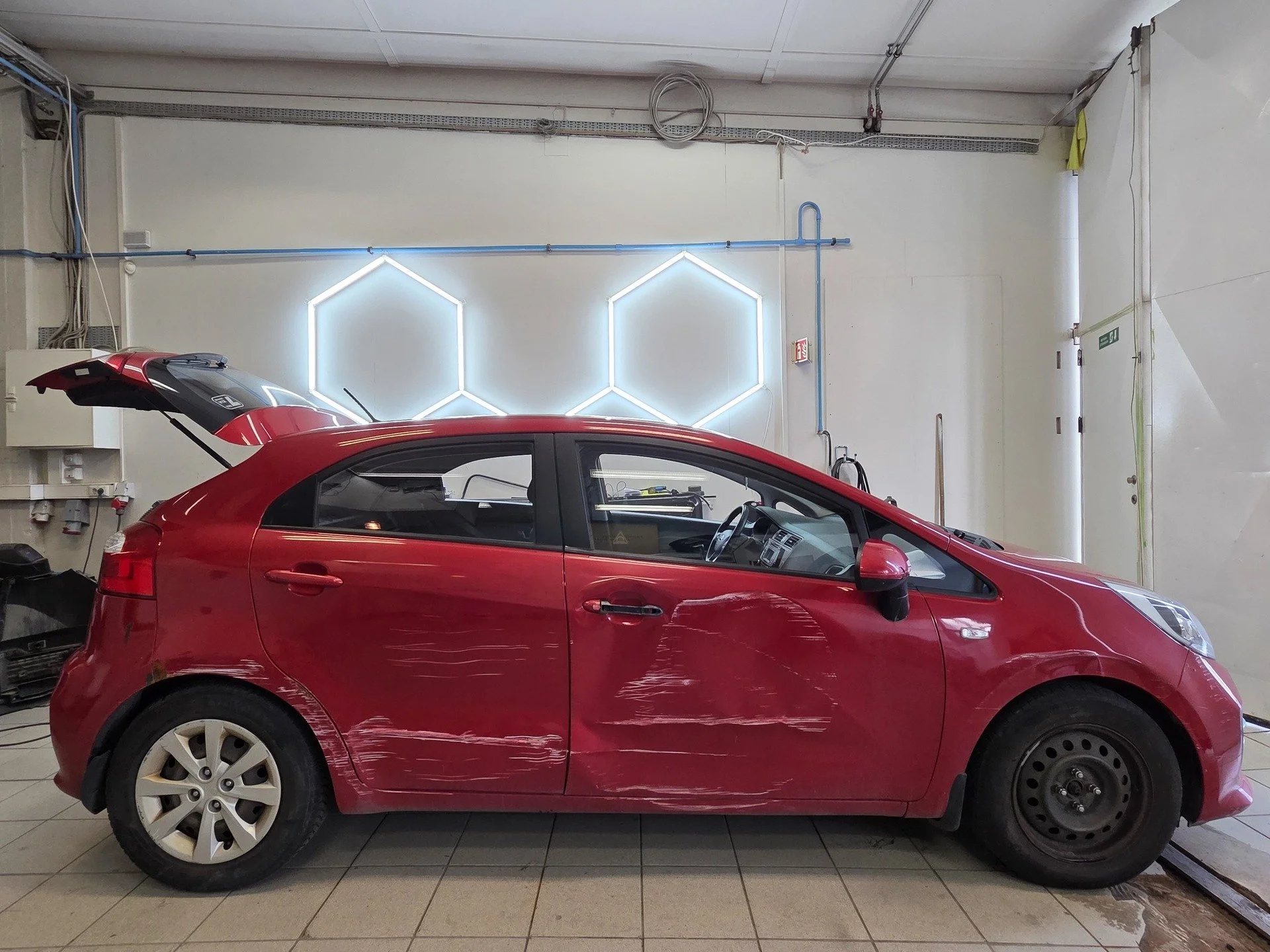 #b&iacute;laglans #beforeaftercar #bodyshop #carpainting