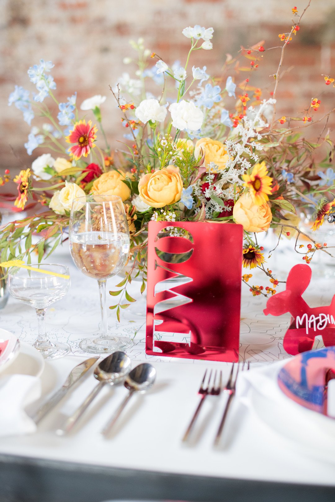 JEFF-KOONS-MYLAR-BALLOON-DOG-INSPIRED-LGBTQ-WEDDING-IDEAS-21.jpg