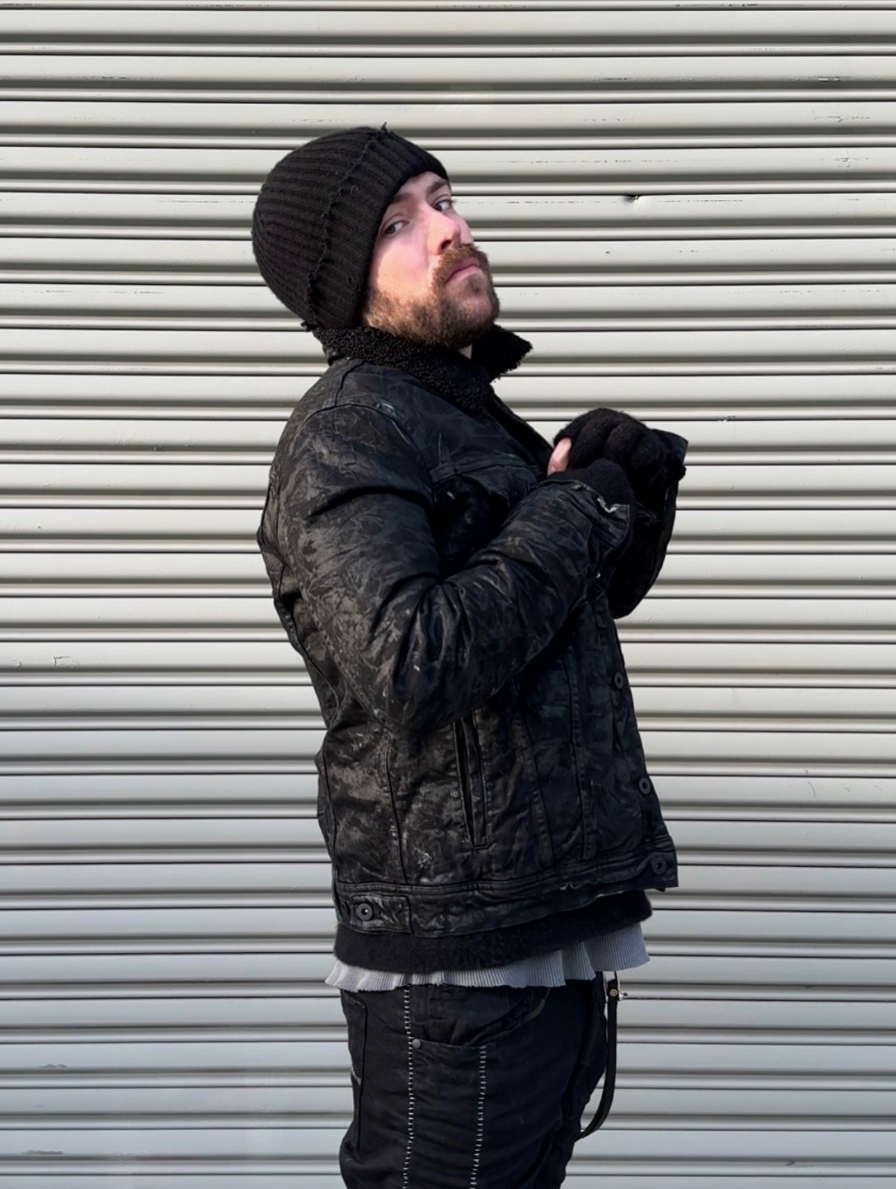 MD75 AW25

/ VINYL PROCESSED SHERPA LINED TRUCKER JACKET

/ STONE WASH SCAR-STITCH JEANS

Available exclusively in NY at AZUL.

DM for Inquiries

Appointments via link in bio

Worldwide shipping available.