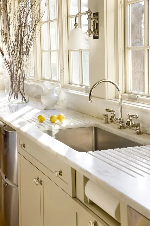 04_DNEChristineLaneKitchenSinkVignette2.jpg