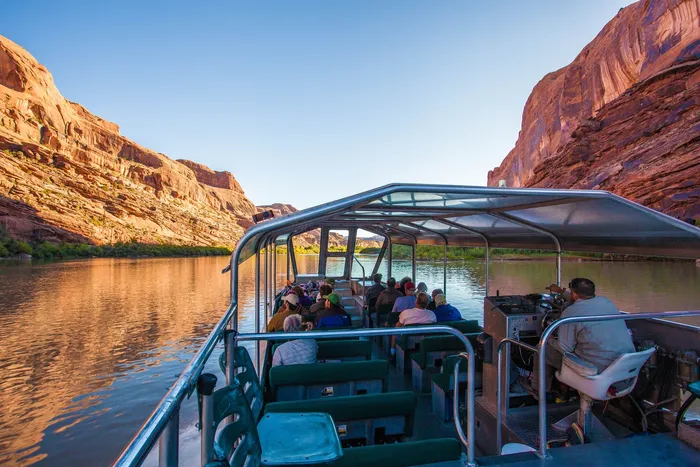 Sunset Jet Boat Tour & Riverside Dinner