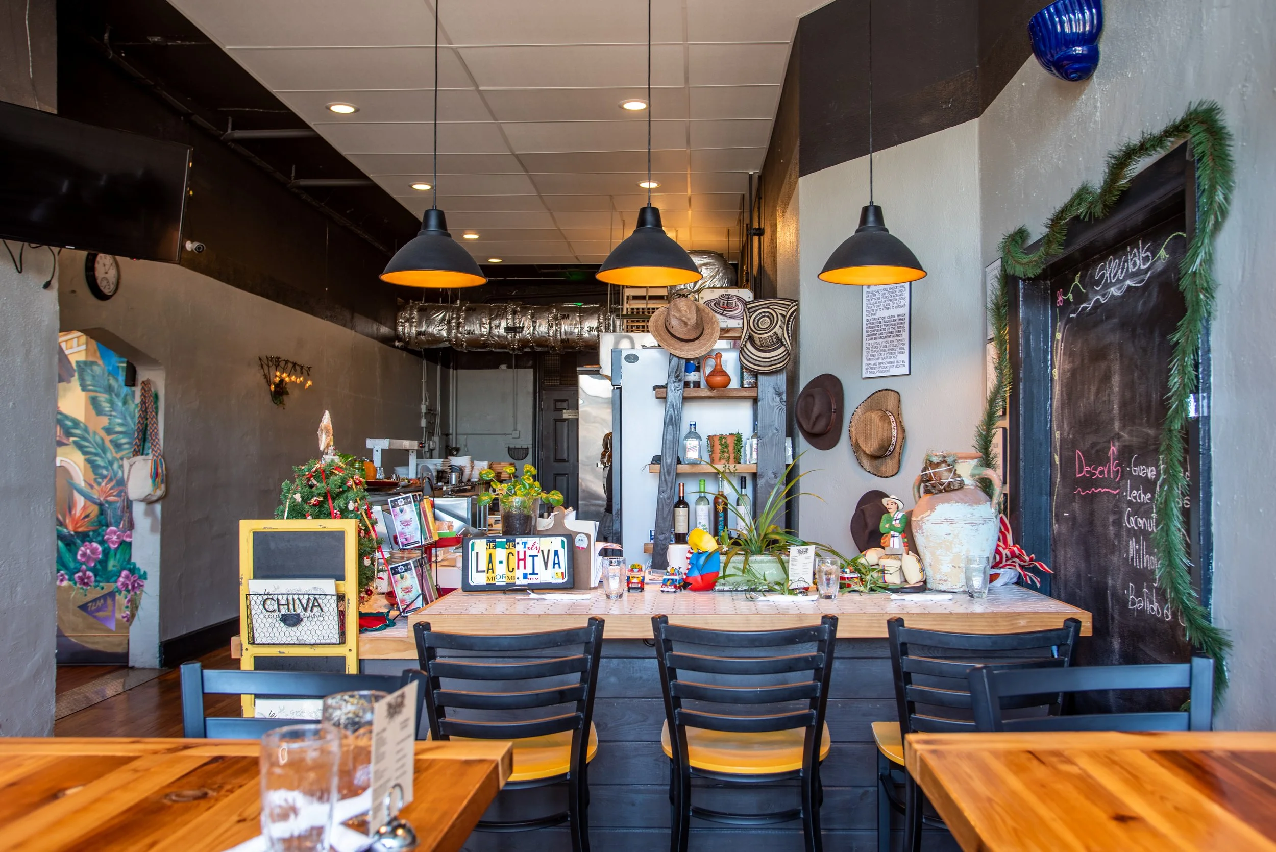 0107-Rosy-Heart-Photo-La-Chiva-Restaurant.jpg