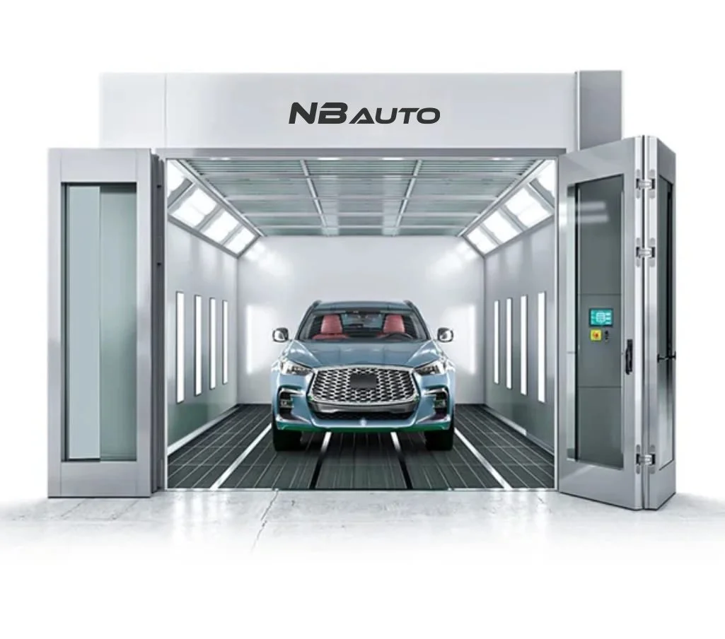 Ein Auto in einer modernen Lackierkabine.