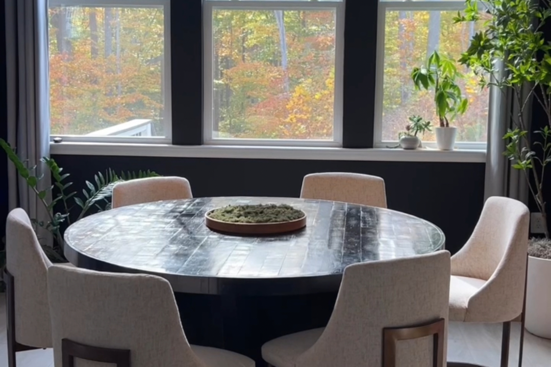 How to Style Small Spaces: 5 Minimal Touches That Elevate Any Room