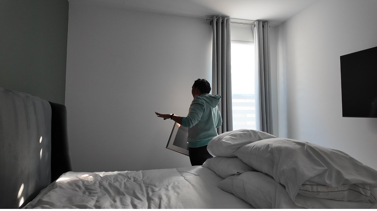 Deciding What to Put on a Long Wall in a Guest Bedroom