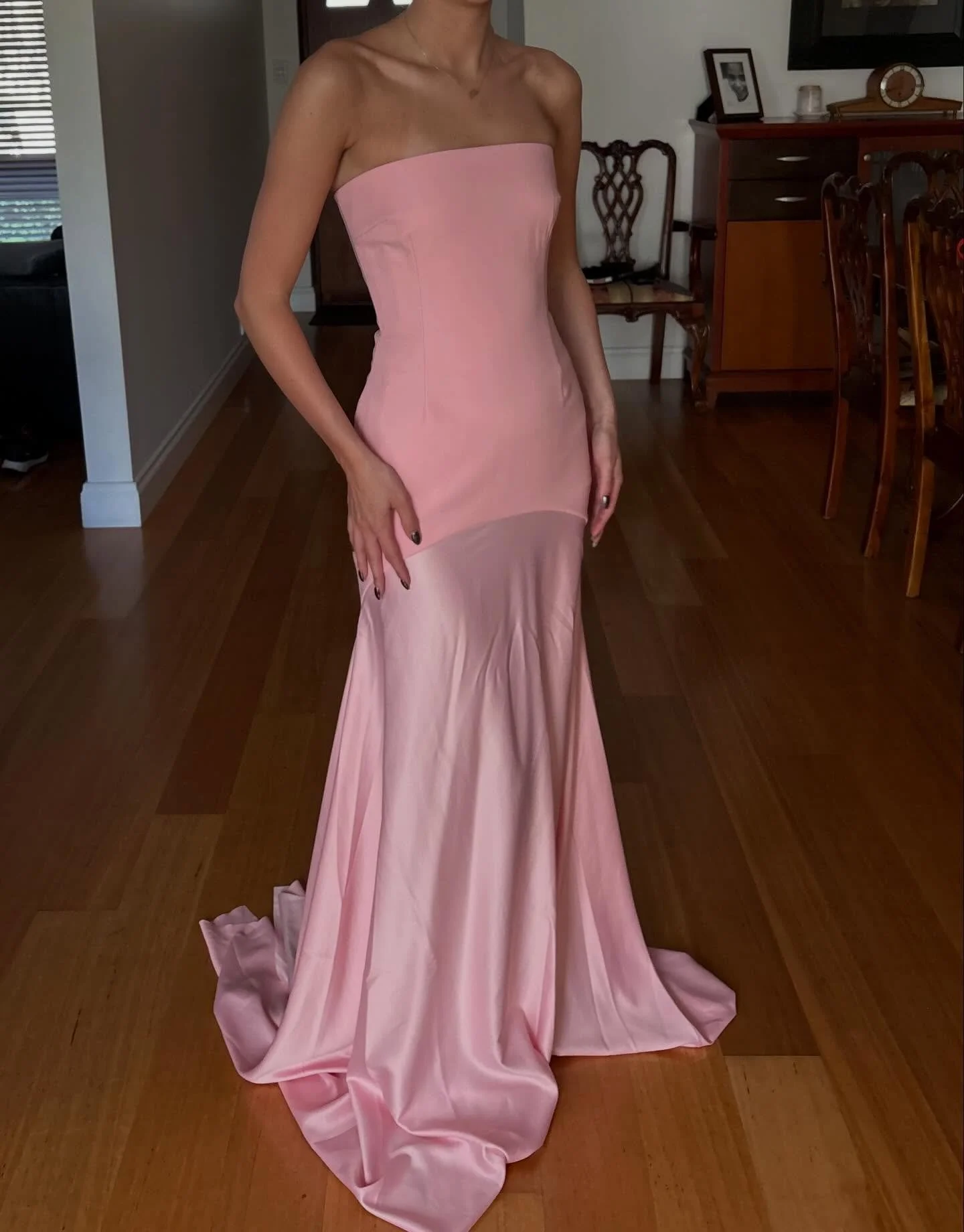 The newest arrival, the alessamdra maxi dress 💗
size: 6 (fits 6-8)
hire: $200

(RRP: $1338)