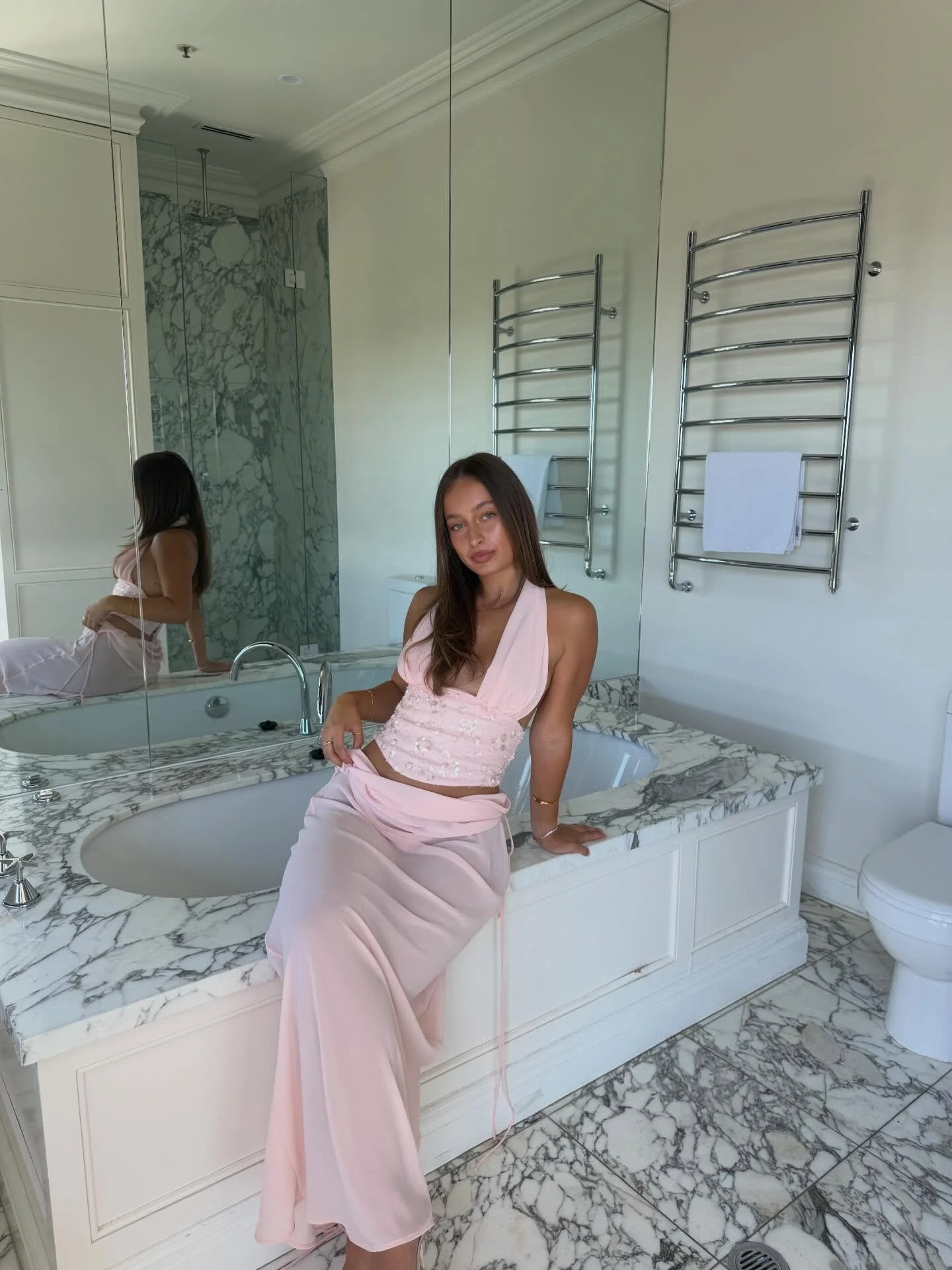 @jordanaleonello in the bronte set from natalie rolt 🎀
size: 8
hire: $140
(skirt can attach to the top to make a dress) 
(RRP: $560)