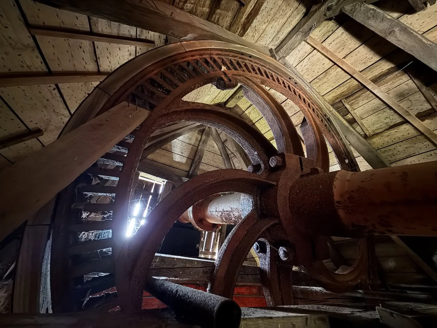 What&rsquo;s it look like inside a Dutch windmill? Thanks to Bev, her daughter Raramai, and the rest of their family, we and all the other neighbors and visitors here have the chance to explore one. They&rsquo;re restoring @lindelsemill (follow them 
