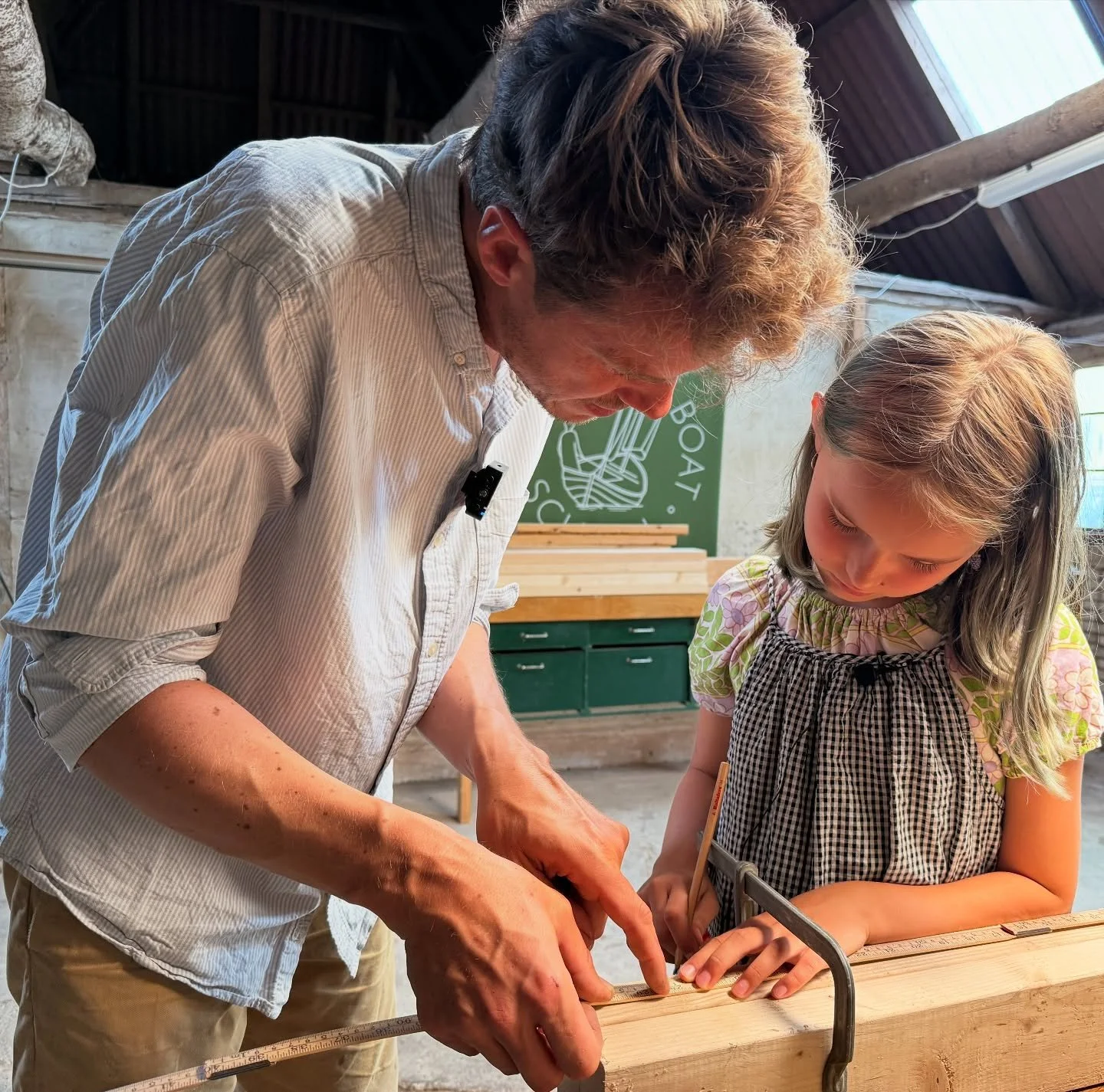 @smallboatschool and Li&rsquo;l L got started on a much admired Harry Bryan design, and today they made a building bed. The series of videos we&rsquo;re making will show how and when to involve kids in parts of the building process that are fun. L is