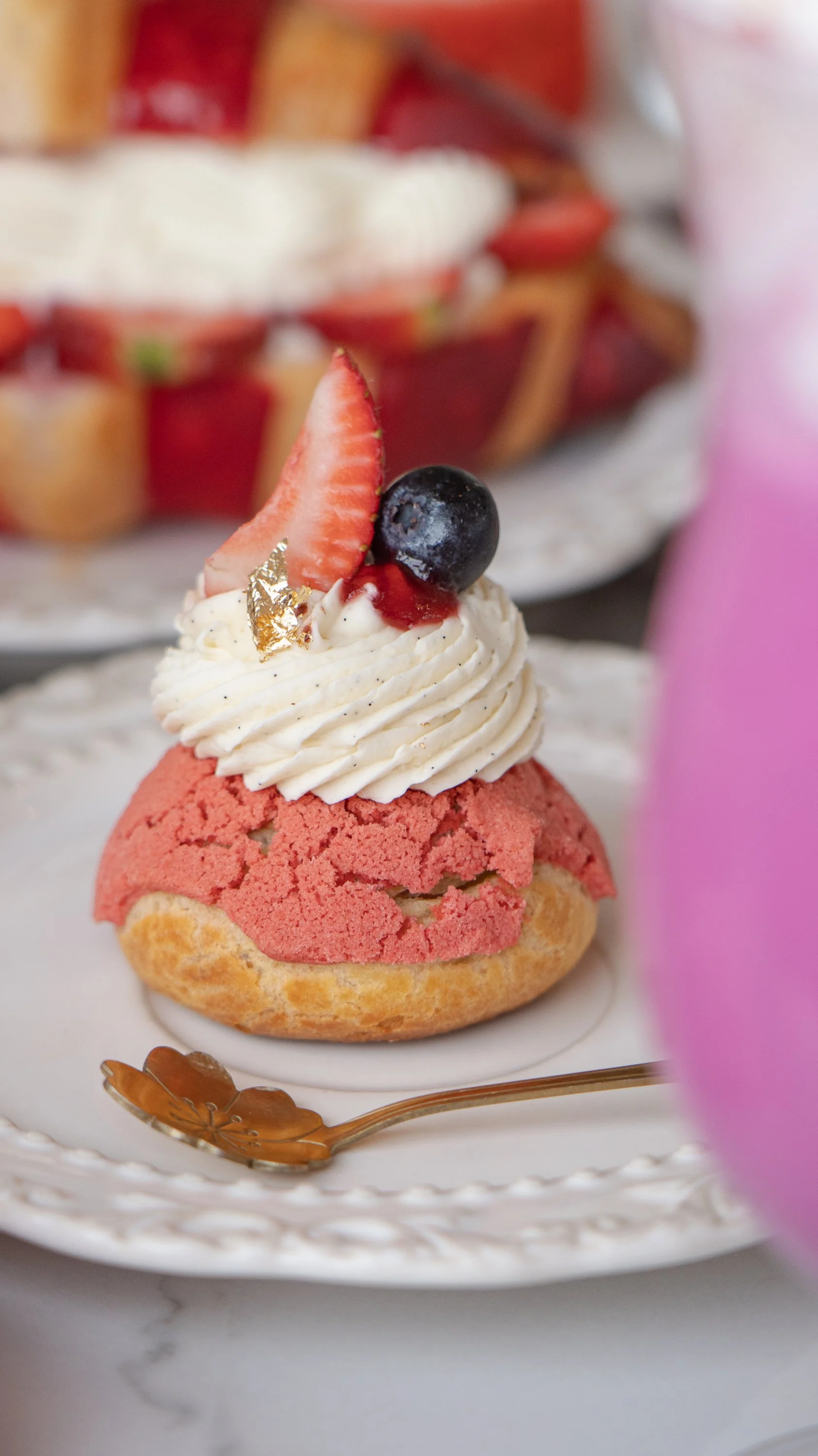 Roses & Berries Café