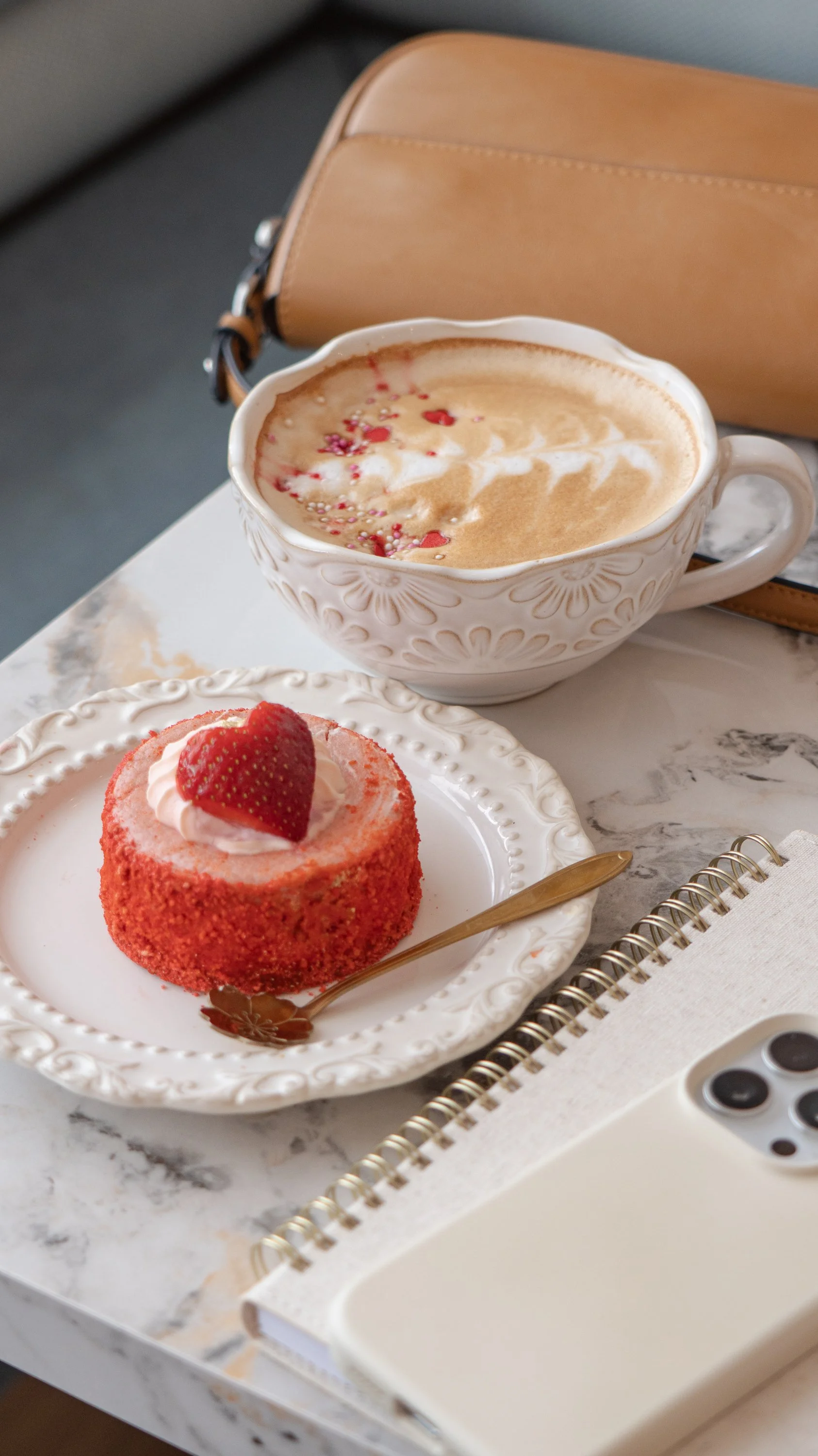 Roses & Berries Café
