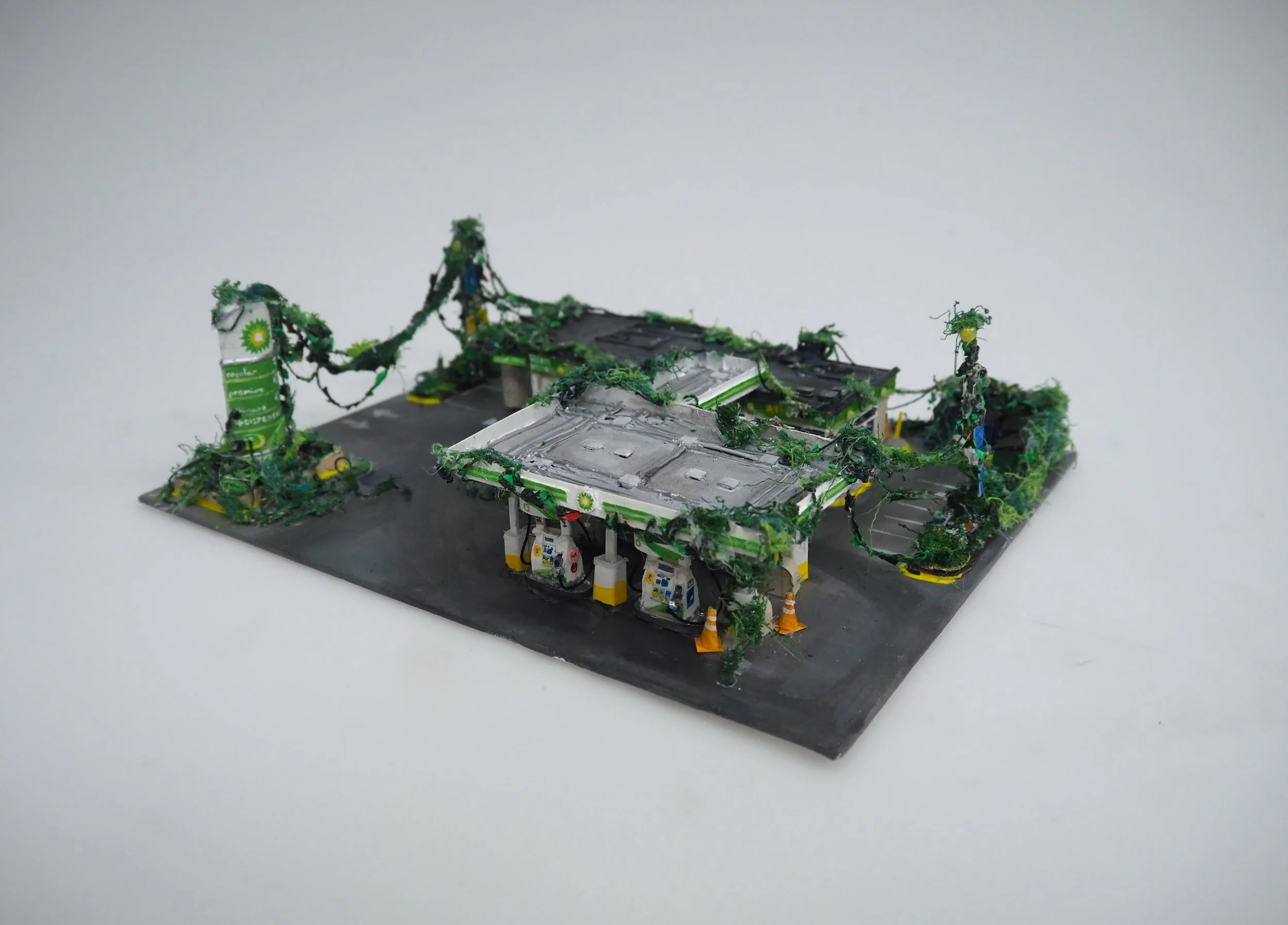 Sloth (bp and Gardens of Eden Dispensary, 756 Hwy 53, Calhoun, GA 30701)