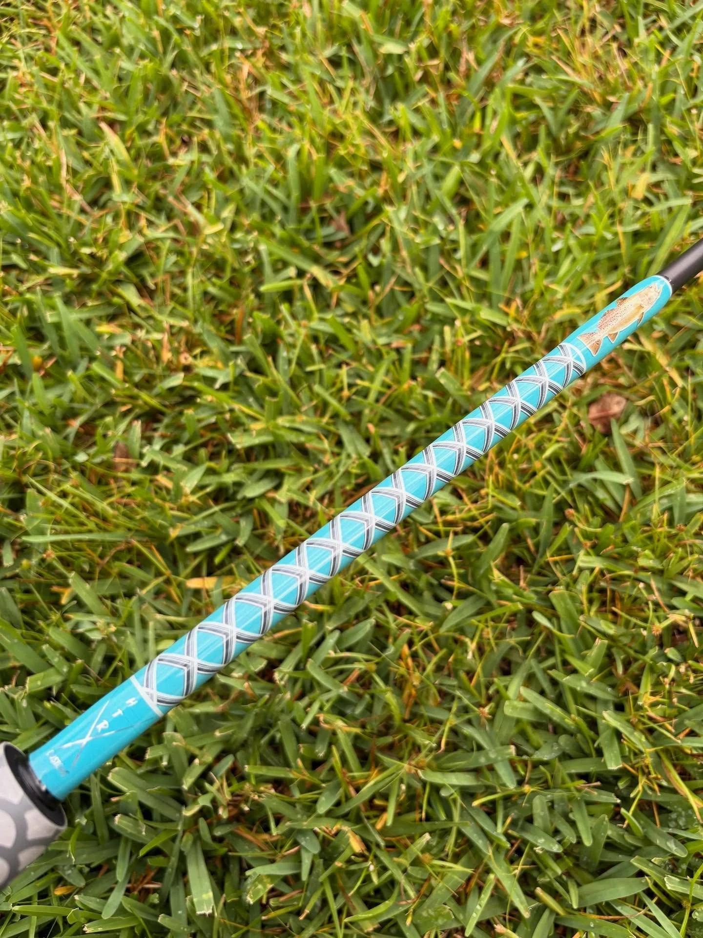 Something about grey heat shrink grips on a custom rod.🔥
&bull;
&bull;
&bull;
&bull;
&bull;
&bull;
&bull;
&bull;
#Customrod #customrods #customrodbuilding
#Customrodbuilder #fishingrod #fishingrods #fishing #fishingflorida #sebastioninlet #sebastion