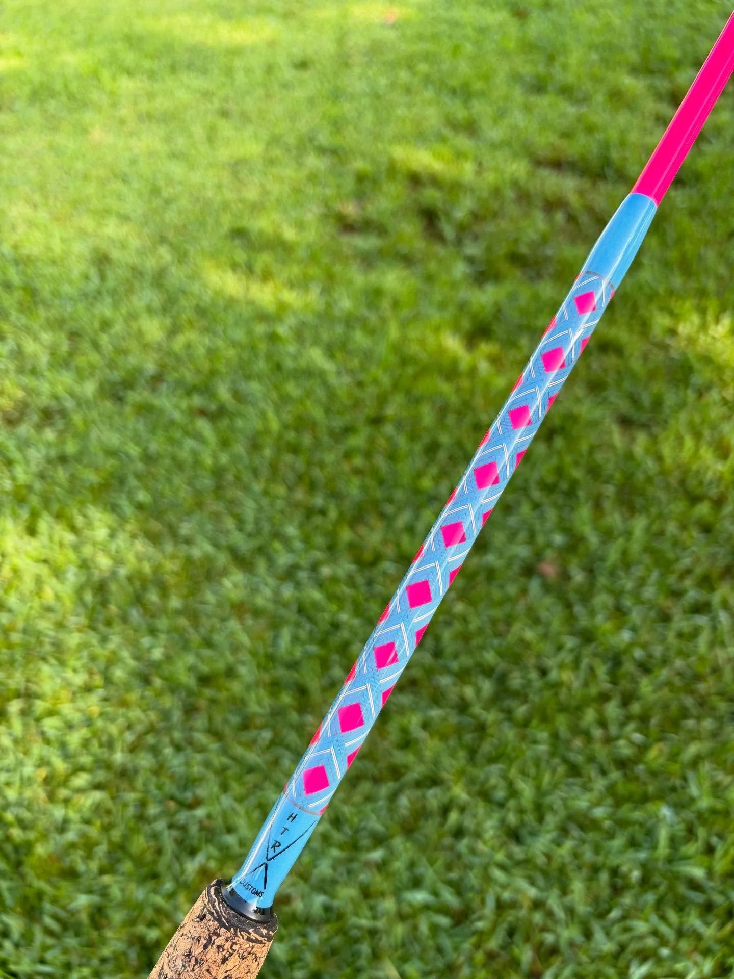 Wow this blank is bright! These colors go amazing together.
&bull;
&bull;
&bull;
&bull;
&bull;
&bull;
&bull;
&bull;
&bull;
#Customrod #customrods #customrodbuilding
#Customrodbuilder #fishingrod #fishingrods #fishing #fishingflorida #sebastioninlet #