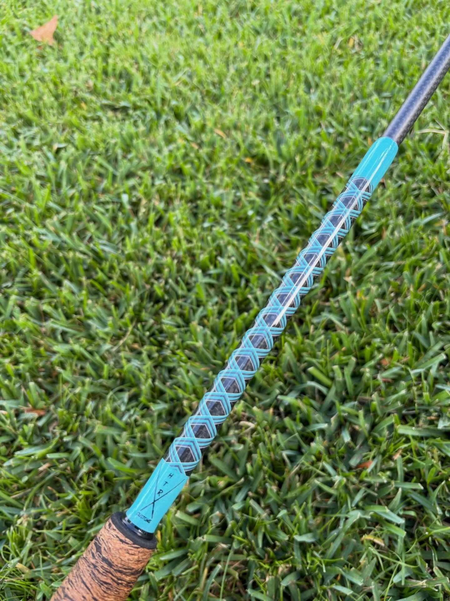 Beautiful teal and gray wraps on this 8&rsquo; 2-piece rod!
&bull;
&bull;
&bull;
&bull;
&bull;
#customrod #fishing #nlbn #vanstaal #fishing