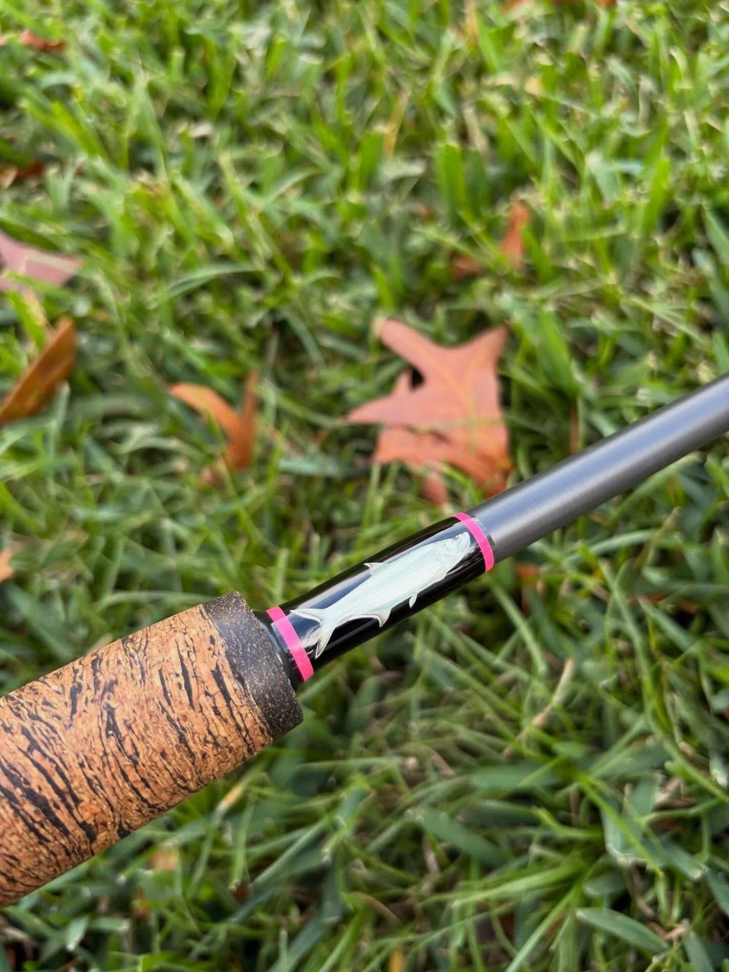 Beautiful colors on this 7&rsquo;6&rdquo; inside rod.
&bull;
&bull;
&bull;
&bull;
&bull;
&bull;
&bull;
#Customrod #customrods #fishing #vanstaal #soflo