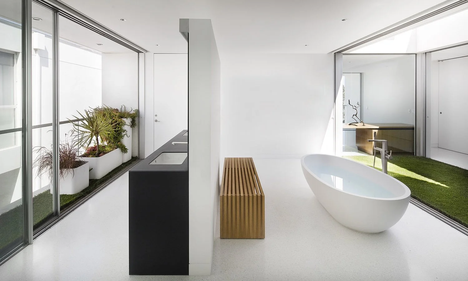 Flip Flop House - primary bathroom