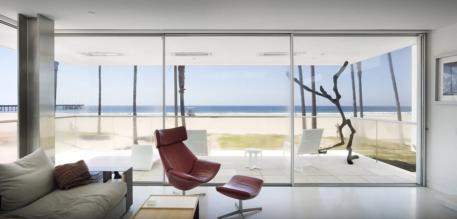 Flip Flop House - living room