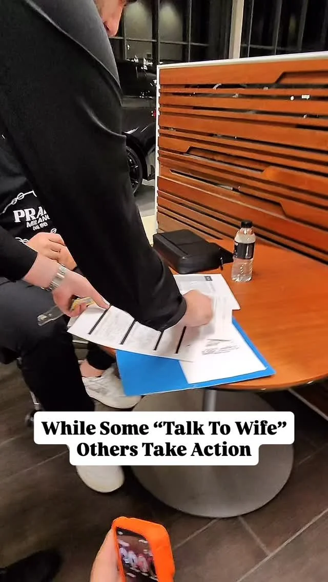 Sheeeeeeeshh π€« While Some People Take Action, Some Are Still “Talking To The Wife”βΌοΈ