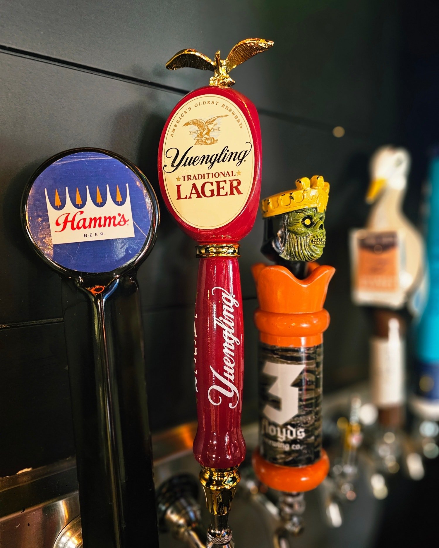 🍺‼️ YEUNGLING IS HERE ‼️🍺

The oldest beer in America finally made its way to Wisconsin, and we tapped a fresh keg yesterday. Stop in this weekend to try this Traditional Lager! 

#FranklinStreet #Yeungling #America #BestBartenders #FridayFishFry