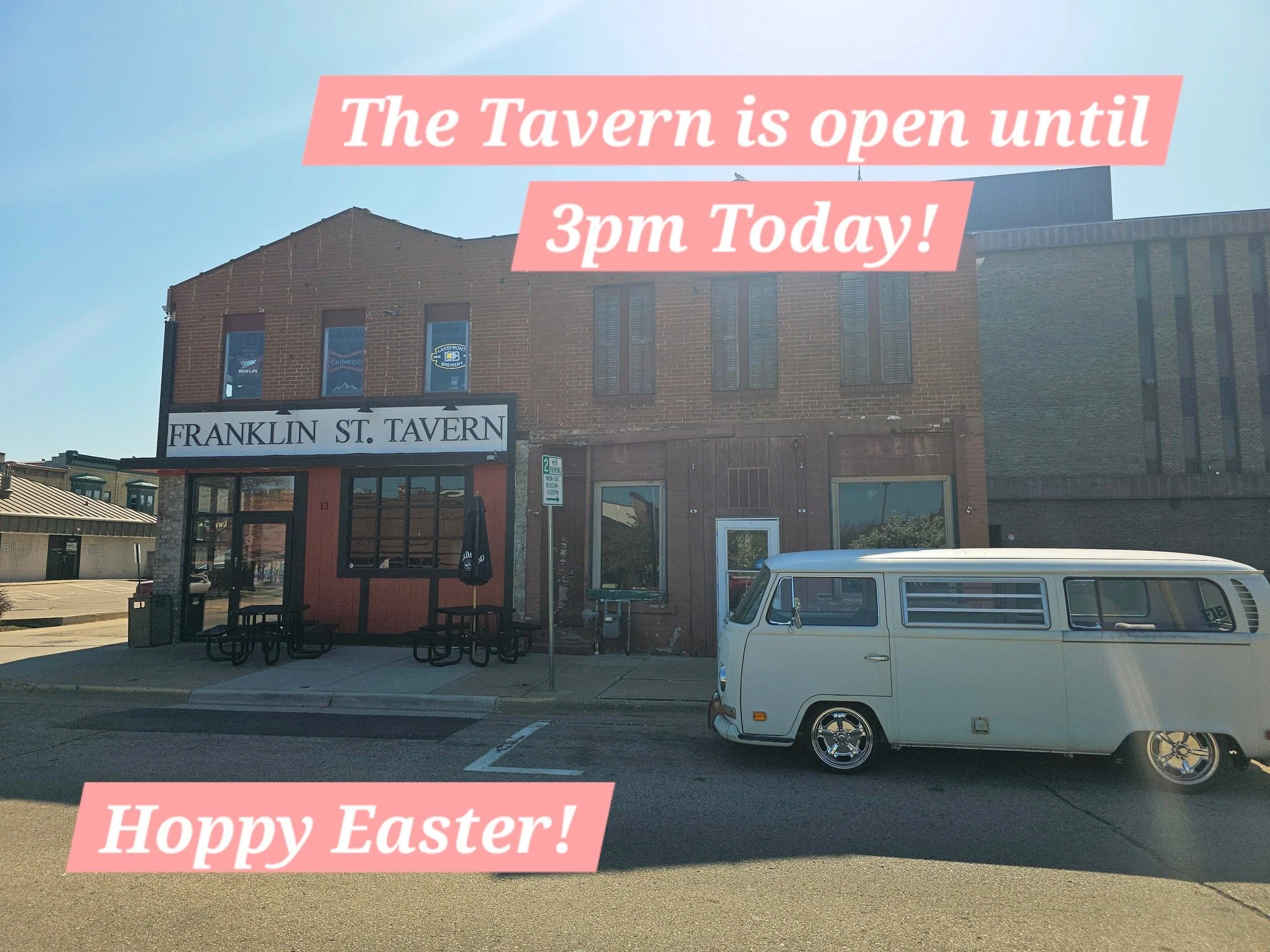 🐣 Stop in to enjoy lunch or a cocktail with our girl Lauren today! We are open until 3 pm! 🐰

#FranklinStreet #BestBurgers #BestBartenders #HammsOnTap #BloodyMary #EasterSunday