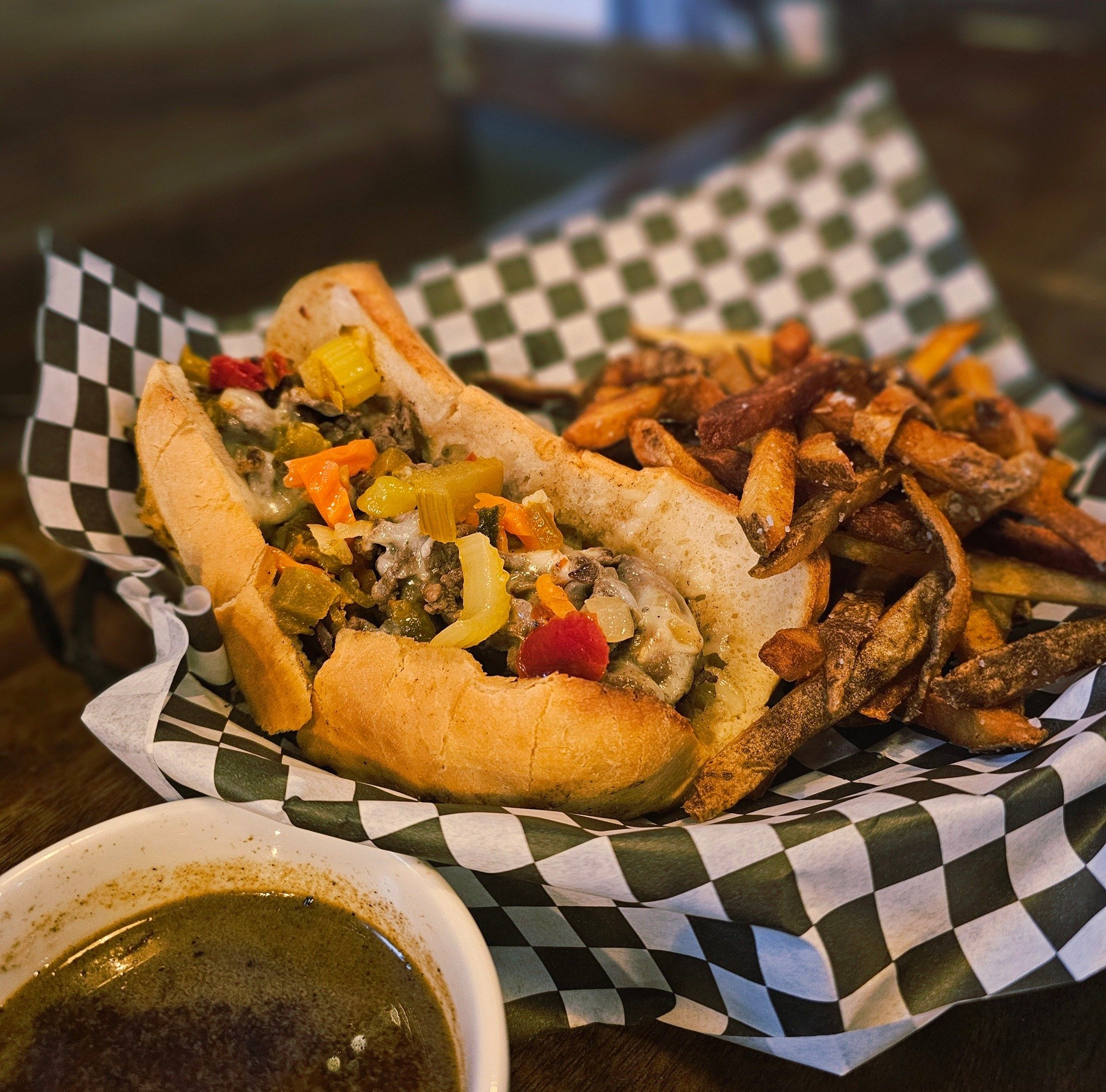 ‼️ 🥪Italian Beef Sandwich🥪 ‼️

Served with (or without) your choice of cheese and giardiniera, alongside au just for dipping and our handcut fries! 💲16, while supplies last.

#FranklinStreet #Specials #BestBartenders #BestBurgers #HammsOnTap