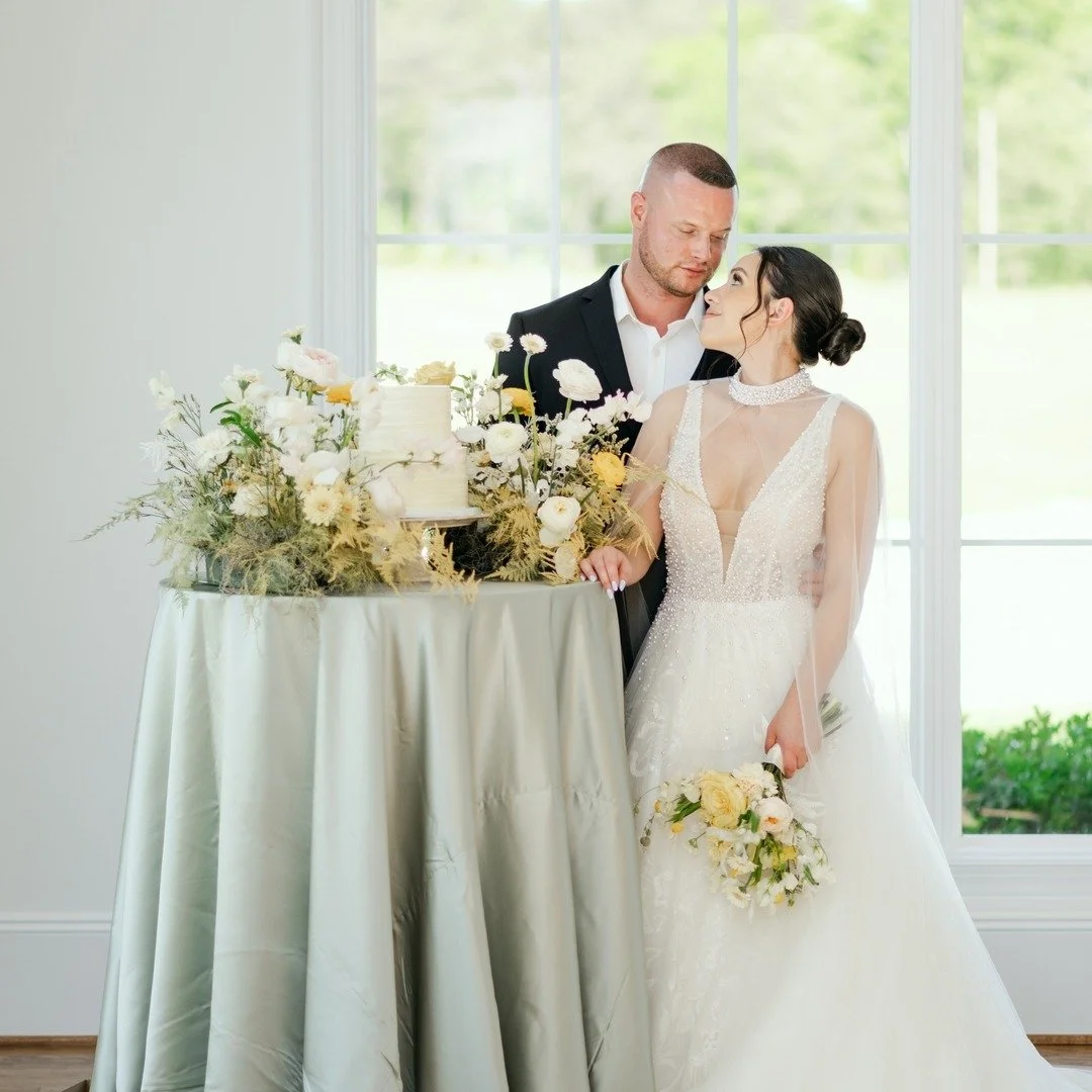 ✨ Pro tip from your planner: Start vendor bookings early! The best photographers, venues, and caterers book up fast, sometimes over a year in advance. Locking in your favorites early means less stress and more time to focus on the fun details. Need h