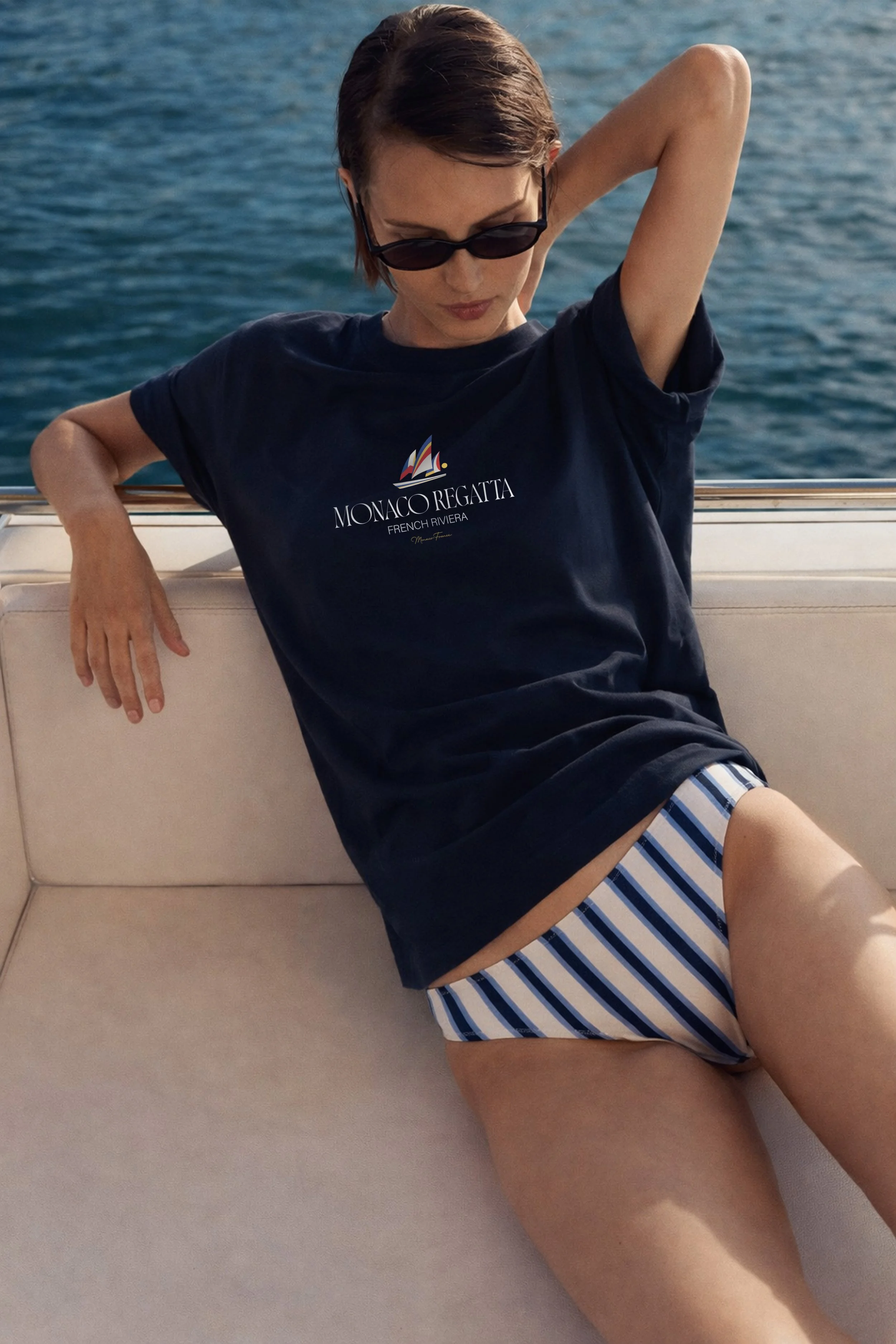 navy_tee_yacht_8000px_300dpi.jpg