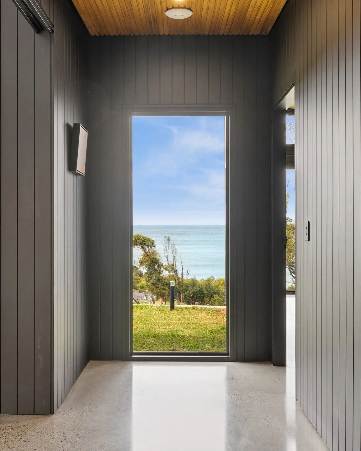 Beer on tap and beach at your feet. Malua Bay at its finest. 

 #luxuryhome #luxuryhomes #maluabay #southcoastnsw #coastalinteriors #coastalinteriordesign #beachhouse #ModernLiving #modernliving