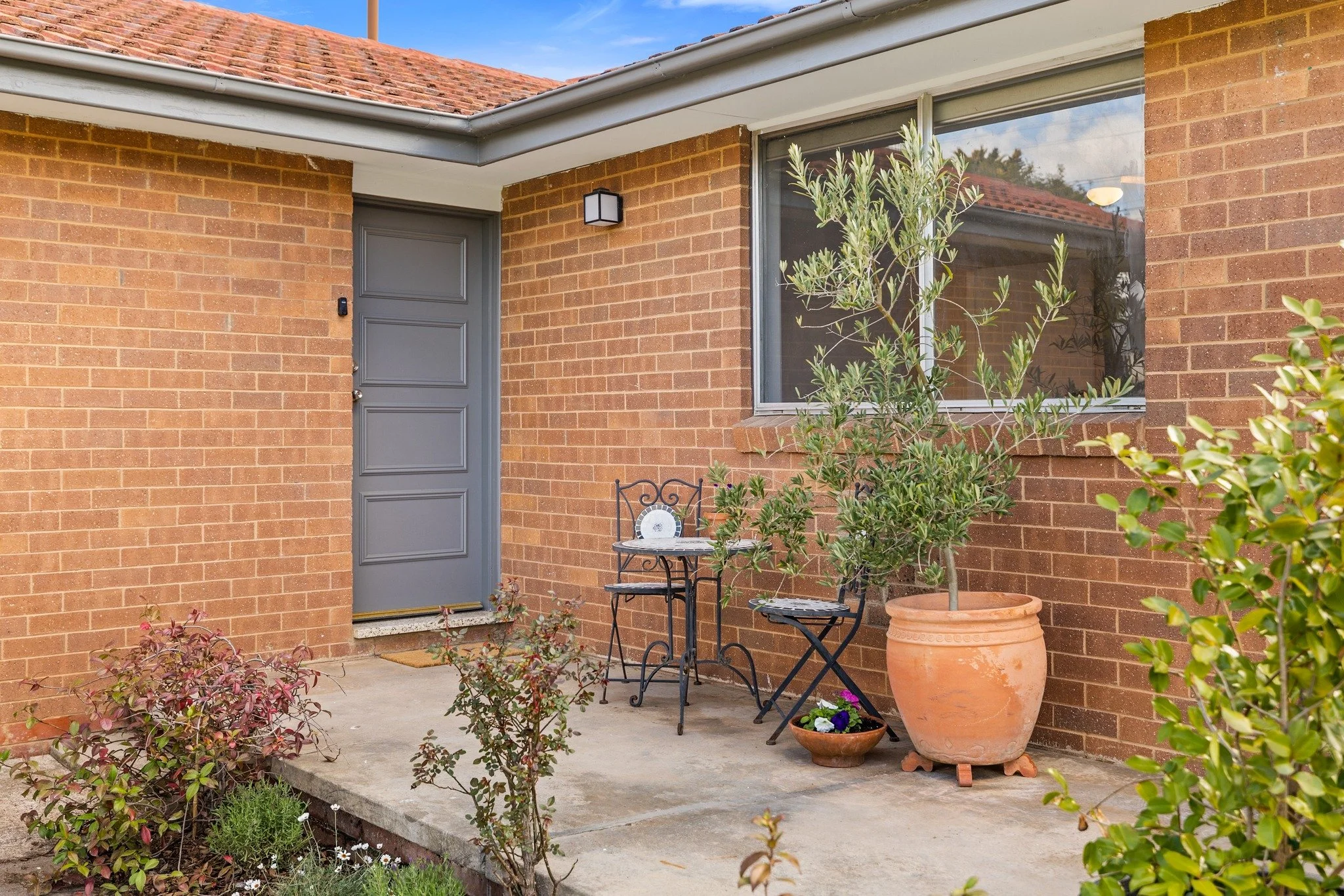 A charming family home across state lines.