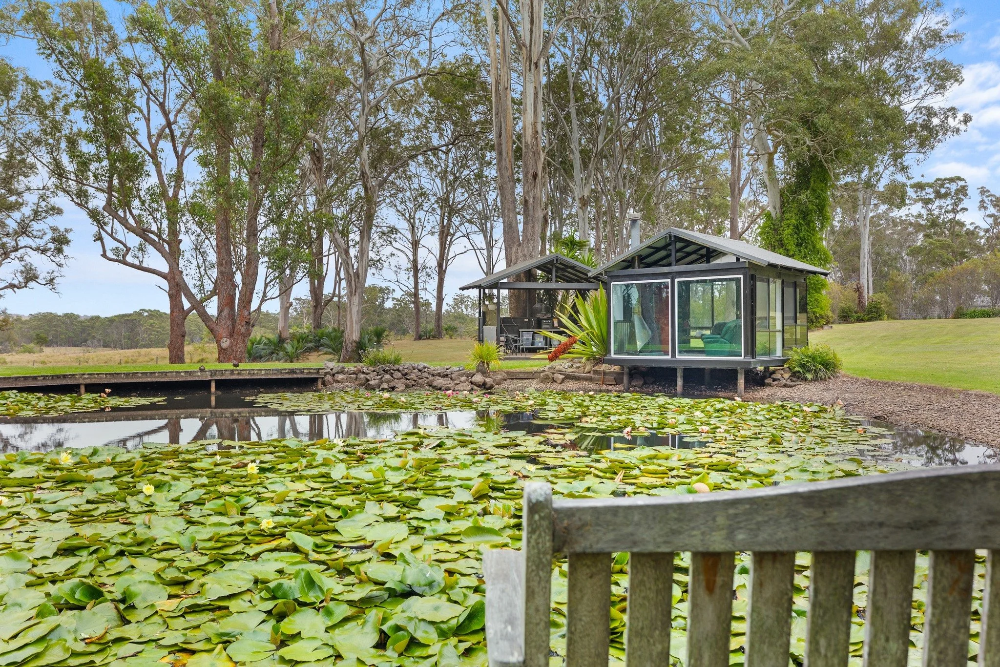 This was a special property - lily pads surrounded by lush Australian bushland, impeccably presented, pure serenity. 

#gardeninspiration #coastalhome #lifestyle #lifestyles #interior #nsw #southcoastnsw