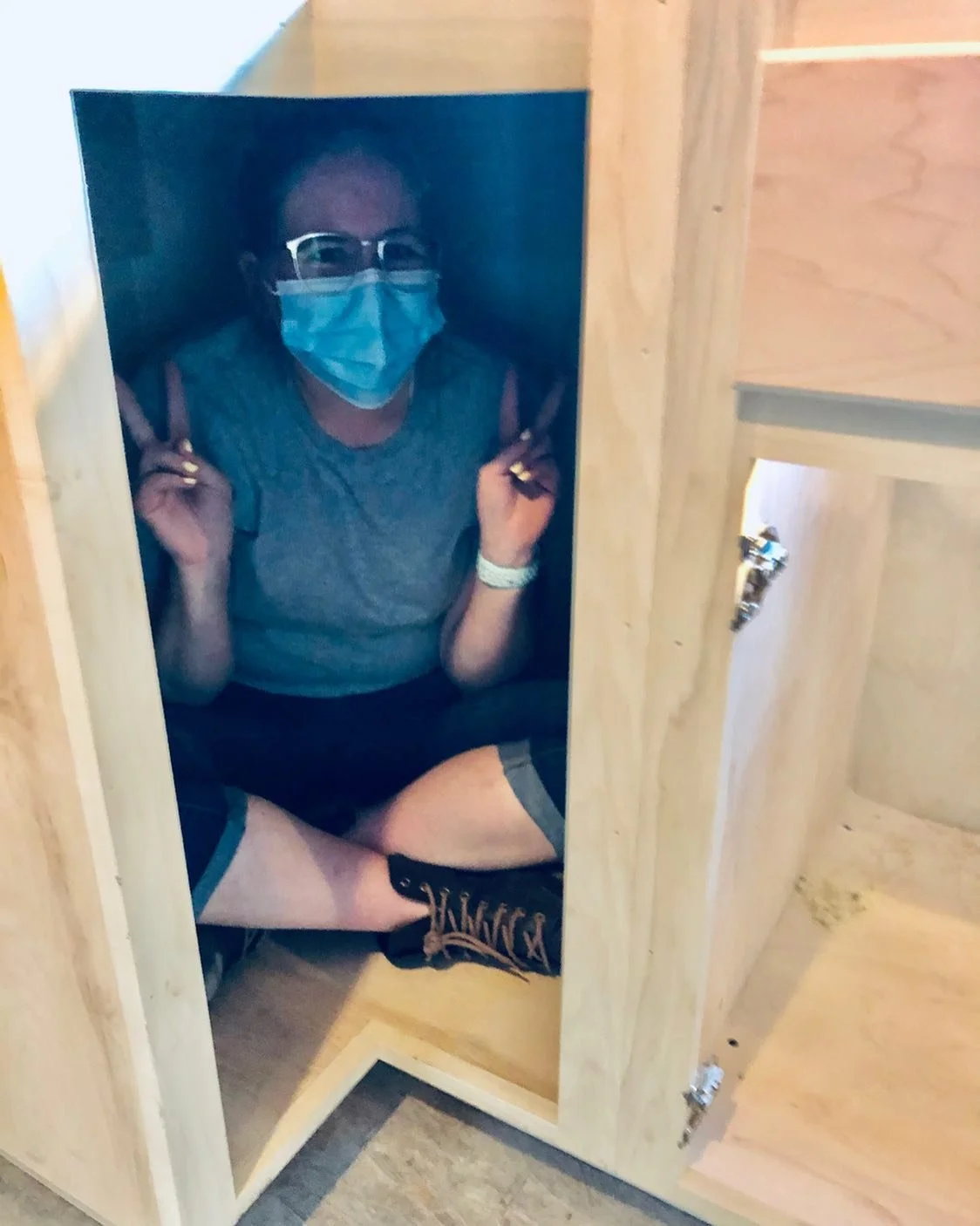 Stuck 🙀!!!
🎨
#cabinets #acc #wood #woodworking