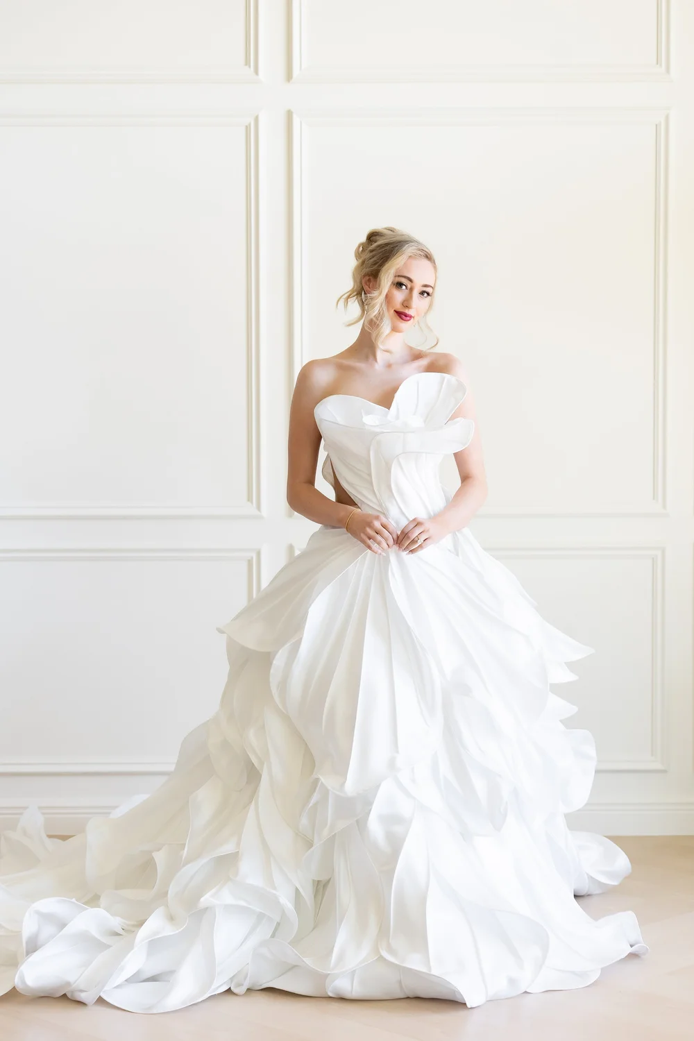 fleur ivory wedding dress — ELIZABETH LEE >Celebrationedit