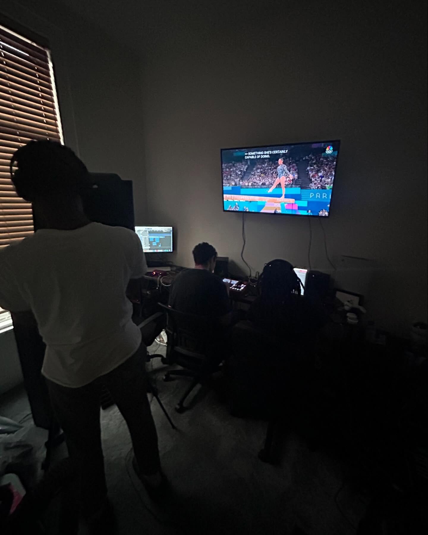 The Worst Gen in action:
Phase 2 has started and we got some summer bops in store for yall to wrap up the summer!
*Like always check the Linktree in the bio to make appointments/buy beats/collab with any of our creators
@zugondeze
@isaac.blueste