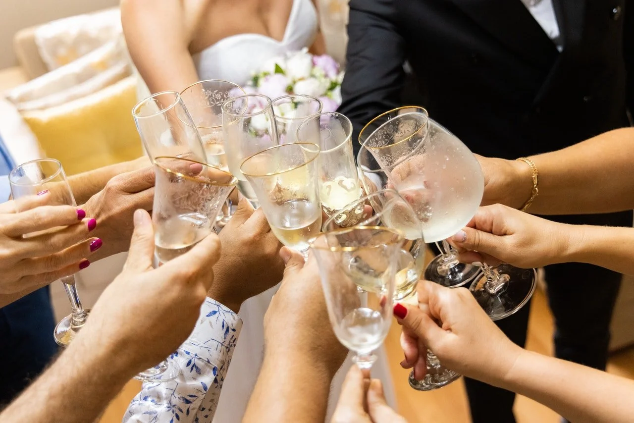 How to Give a Great Wedding Toast (And How to Avoid the Train Wreck)