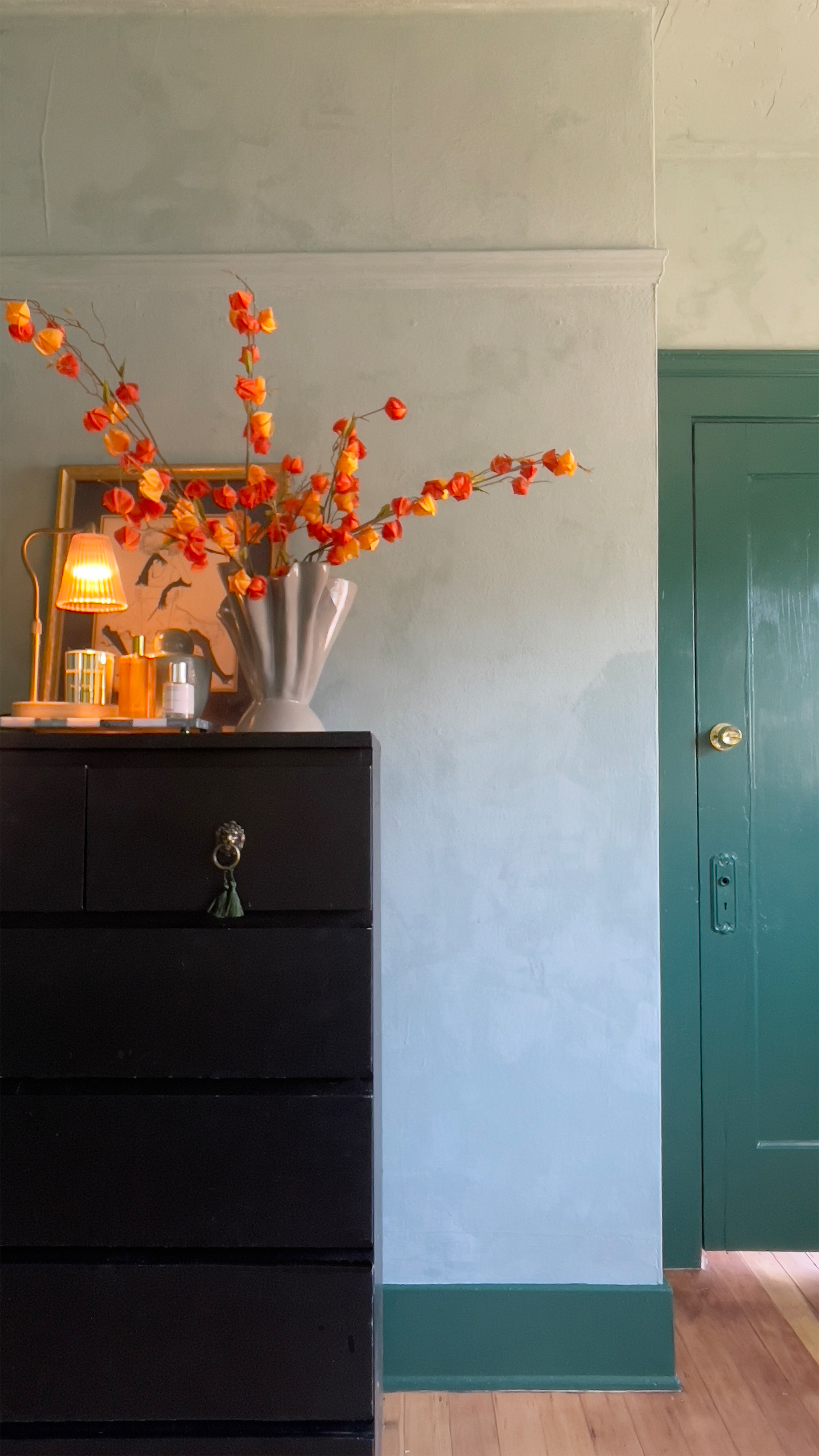 bedroom dresser pic.PNG