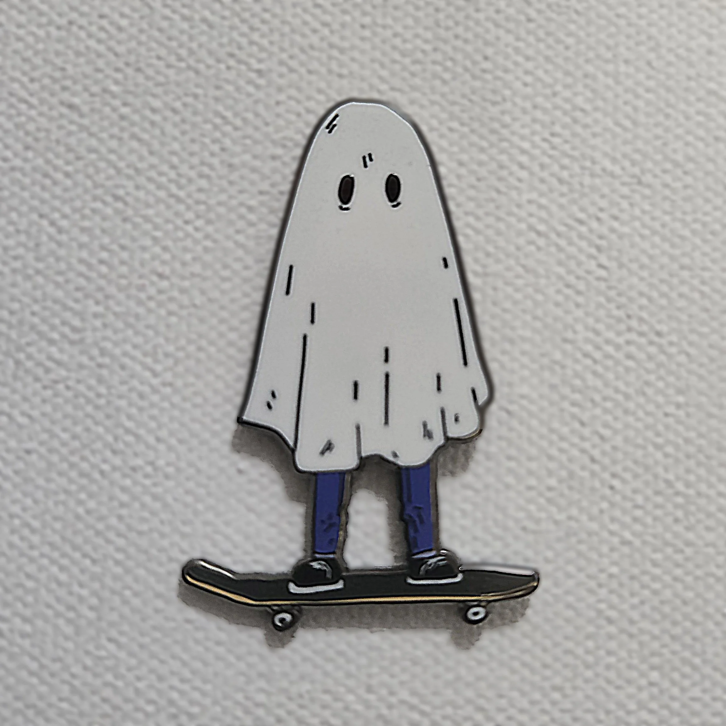 Skate Ghost pin