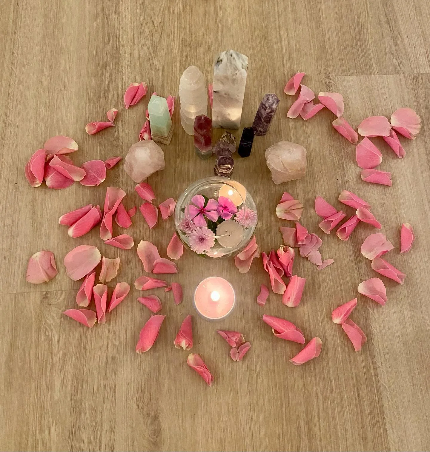 Our first full moon circle at @house.of.alcheme β¨π
Thank you thank you thank you ππΌππΌππΌ
I am so grateful for the beautiful women who showed up and contributed their magic and love to this sacred circle π₯
It’s brave to come and conne