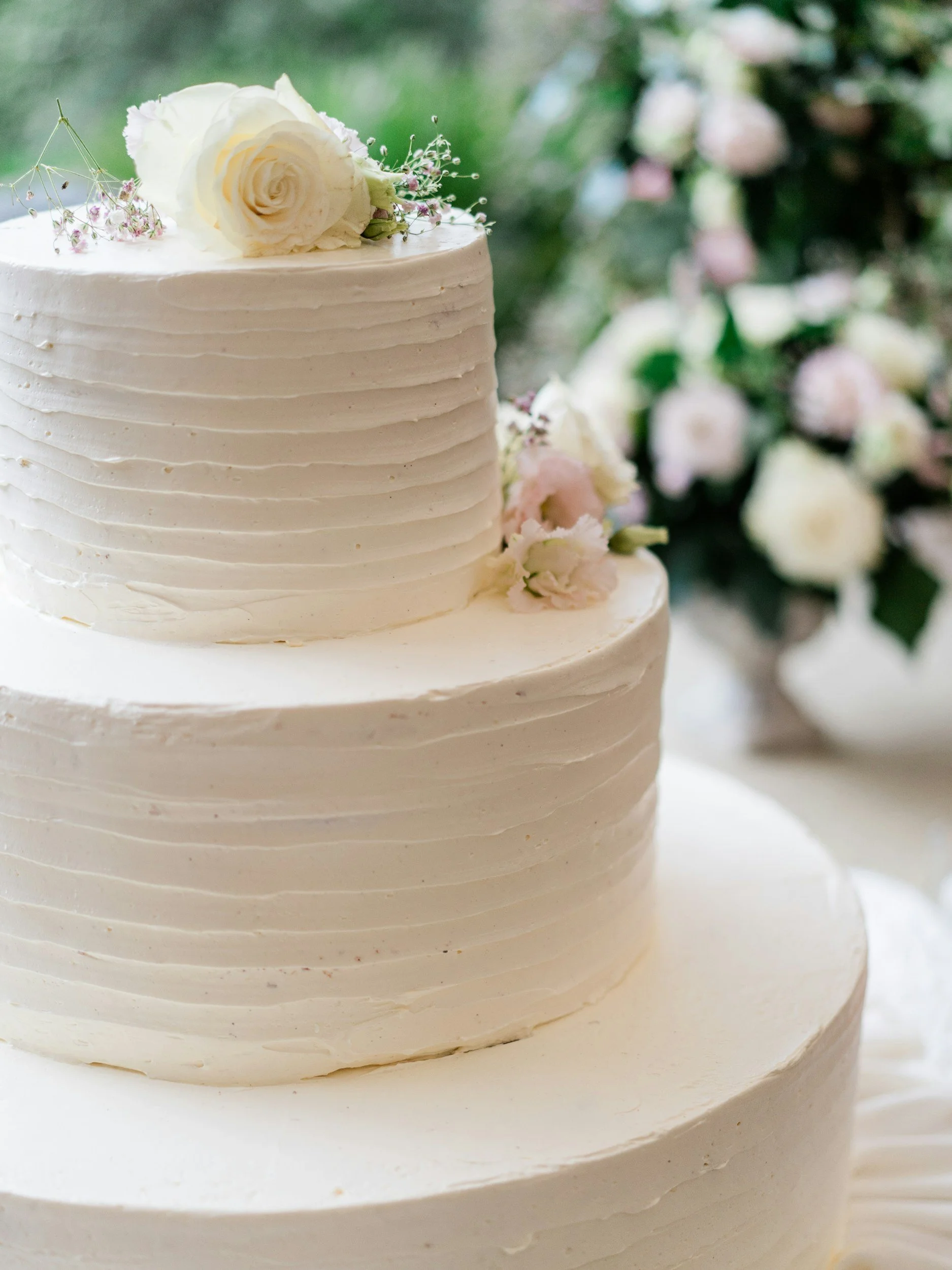 Alternatives to the Wedding Cake — What Couples Are Choosing Instead