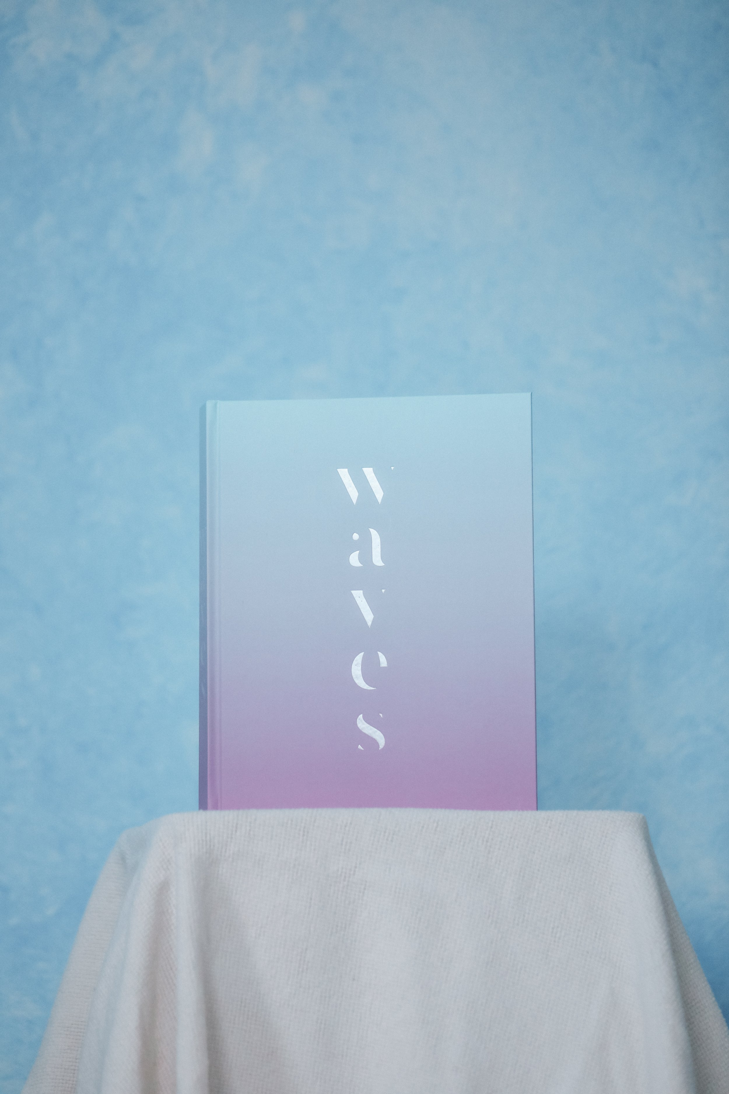 In waves (lilac)