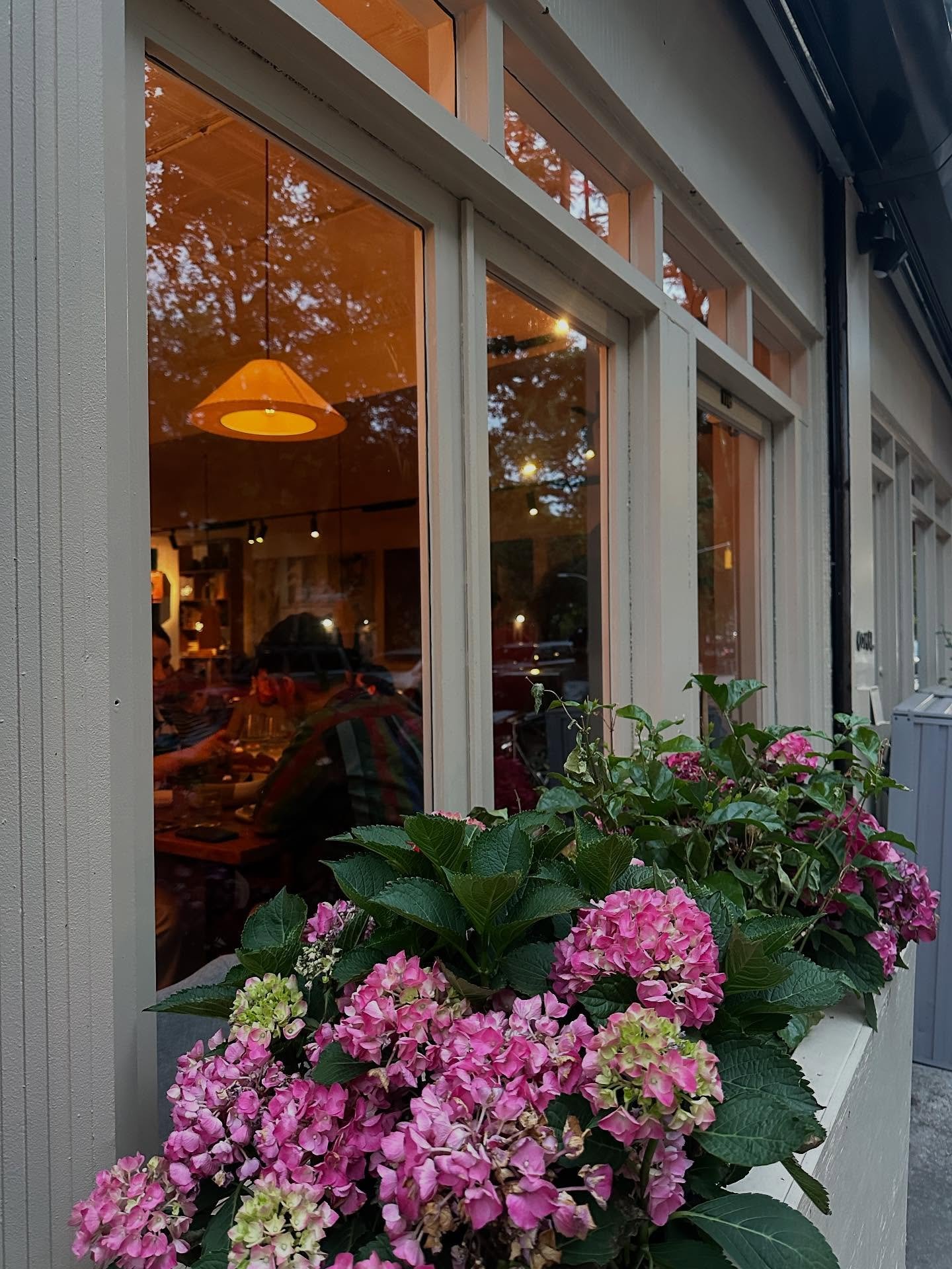 fresh flowers, fresh flavors! It&rsquo;s Thursday but let&rsquo;s call it Friday &mdash; we&rsquo;re open all weekend.