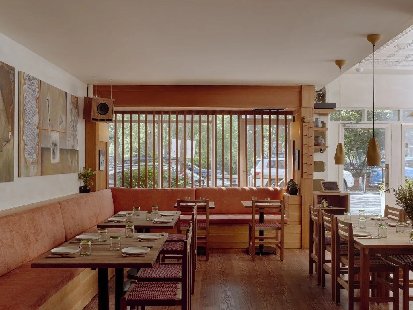 Details in our space; after a few glasses of wine you might just feel like you&rsquo;re looking out onto Parque M&eacute;xico in CDMX!

📷: @seandavidson