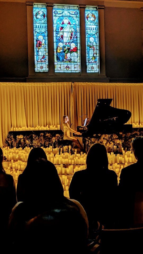 The most incredible evening performing for @candlelight.concerts a night of QUEEN VS ABBA and an ADELE show π―οΈ πΉ π₯
So lucky to have amazingly warm audiences with standing ovations my heart is so full !! My favourite moment was all of you all sin