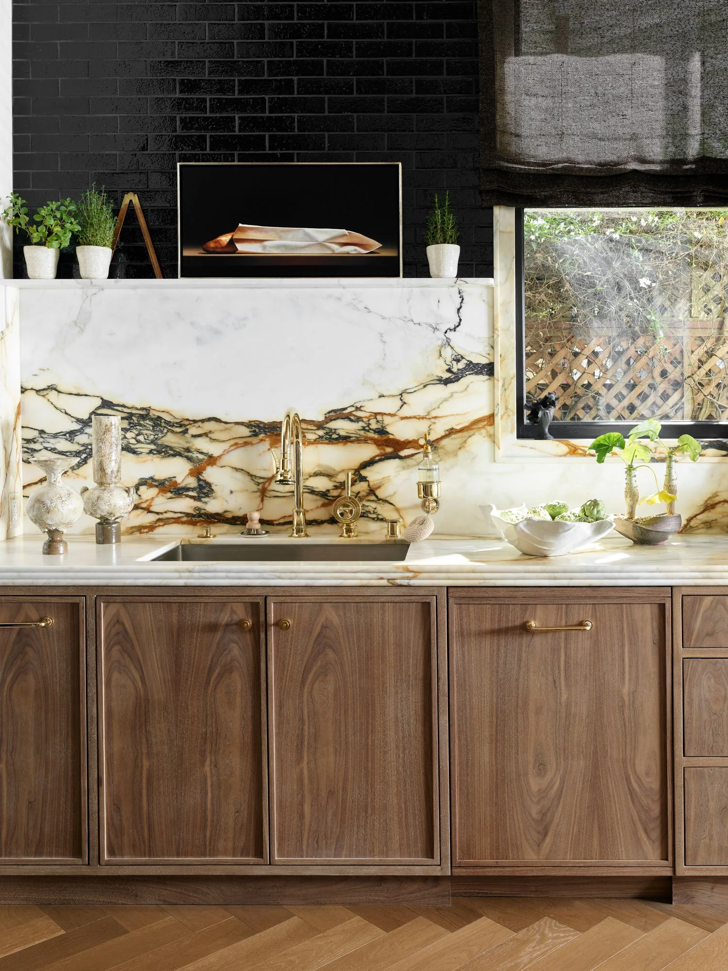 TINEKE-MAIN-SINK-2-MASTER.jpg