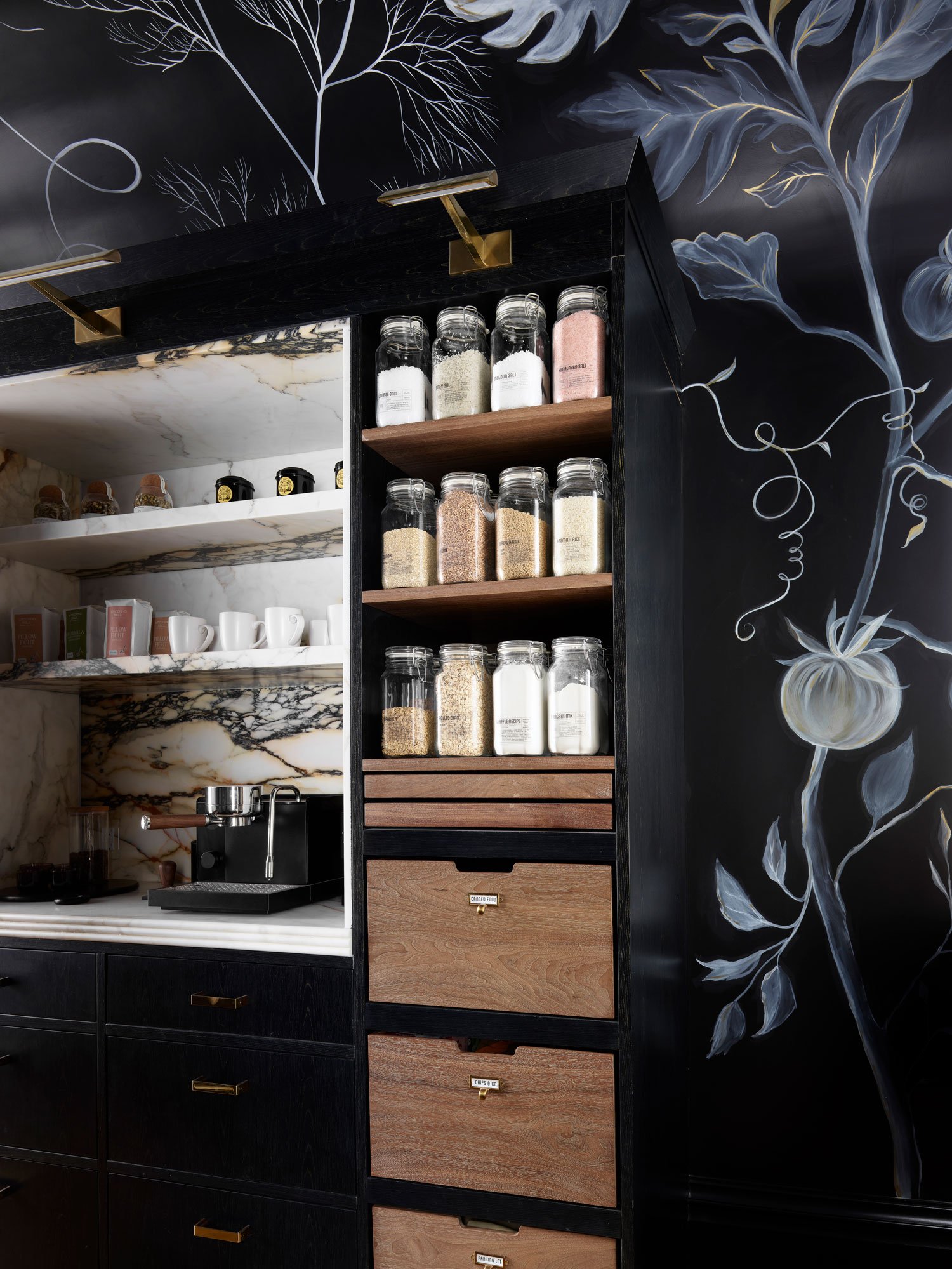 TINEKE-PANTRY-COFFEE-MACHINE-MASTER-CROPPED.jpg