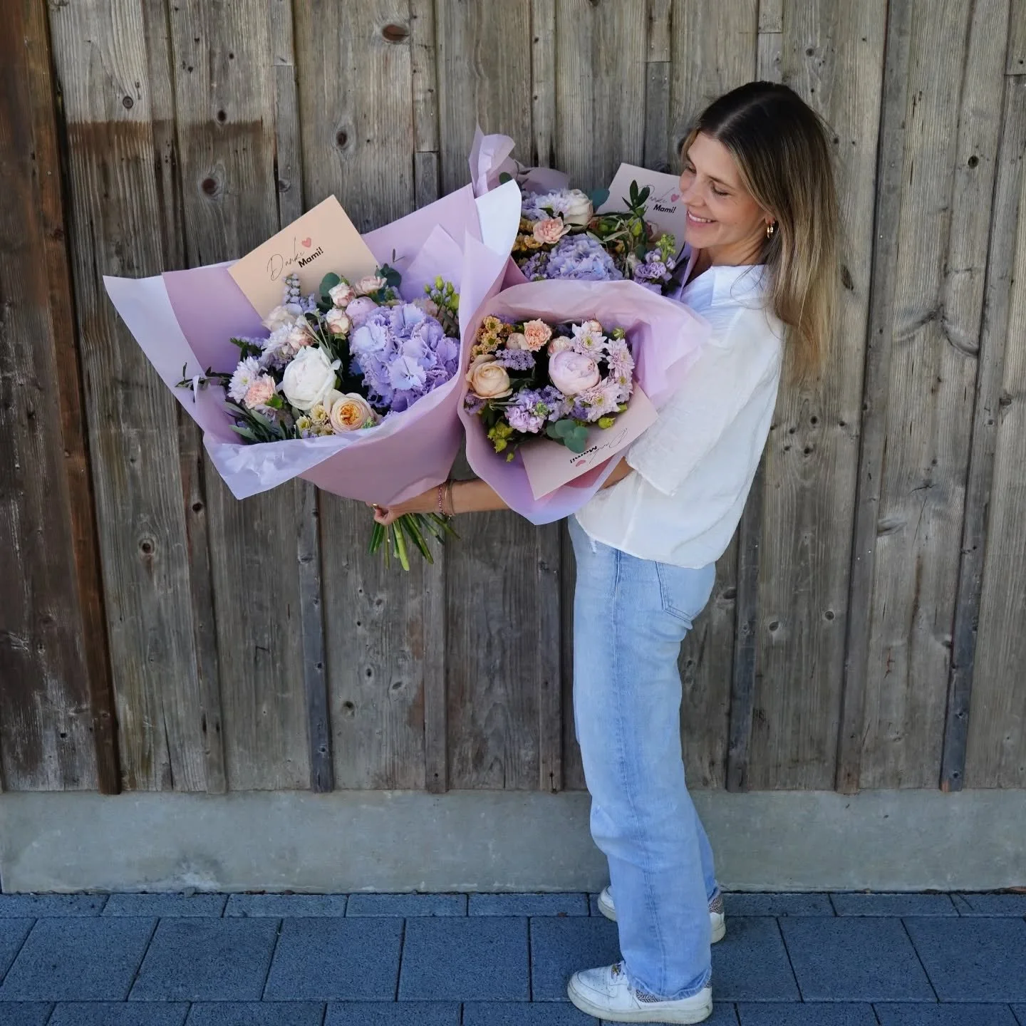 Flowers
...f&uuml;r unsere flowerlover zum Muttertag.
🤍

#flowerlove #flowers #mothersday #mothersdayflowers #thankyou