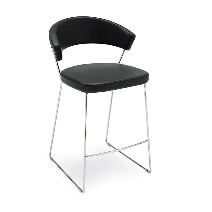 Calligaris New York Stool in black leather with chrome legs