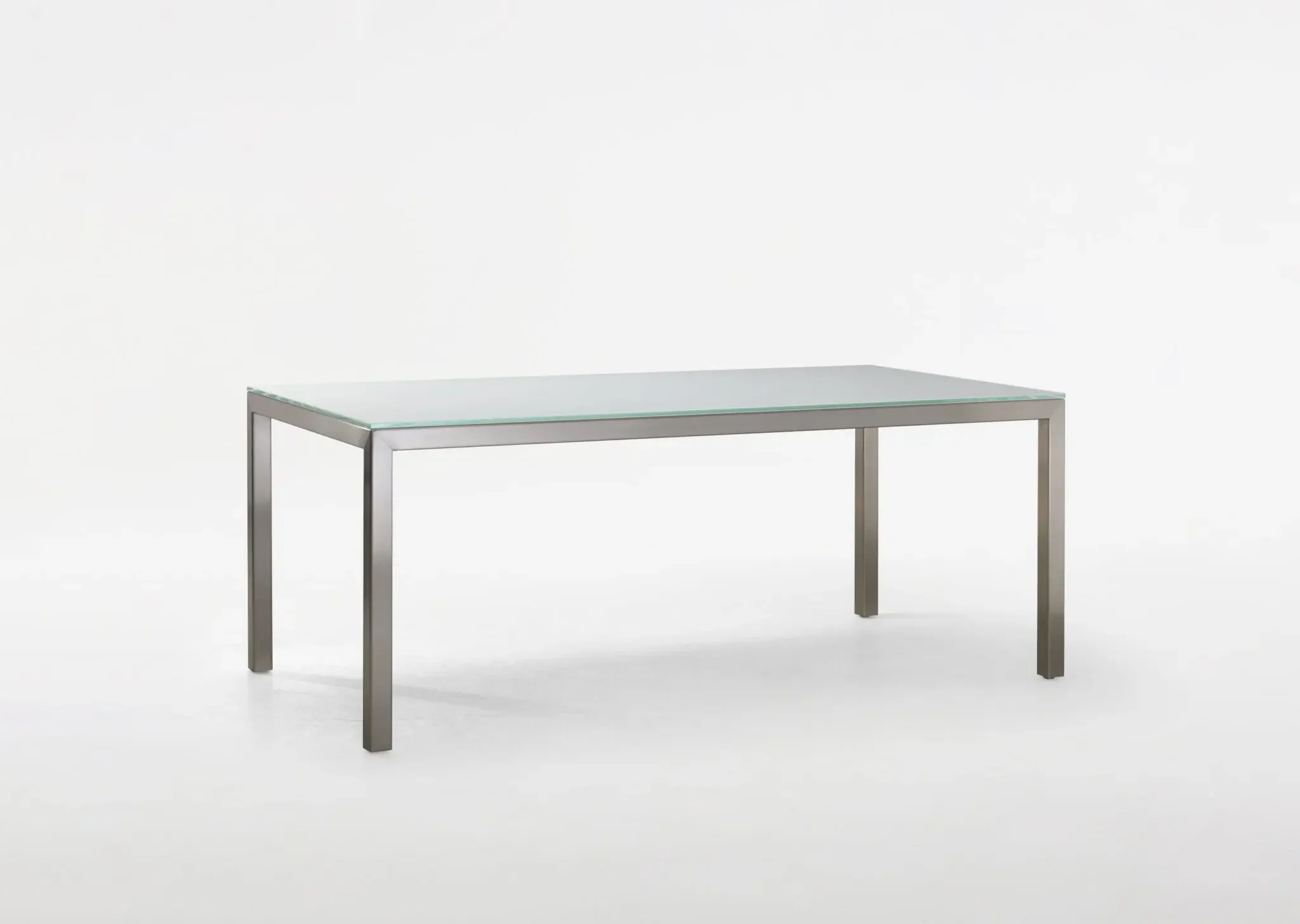 Cubo Dining Table