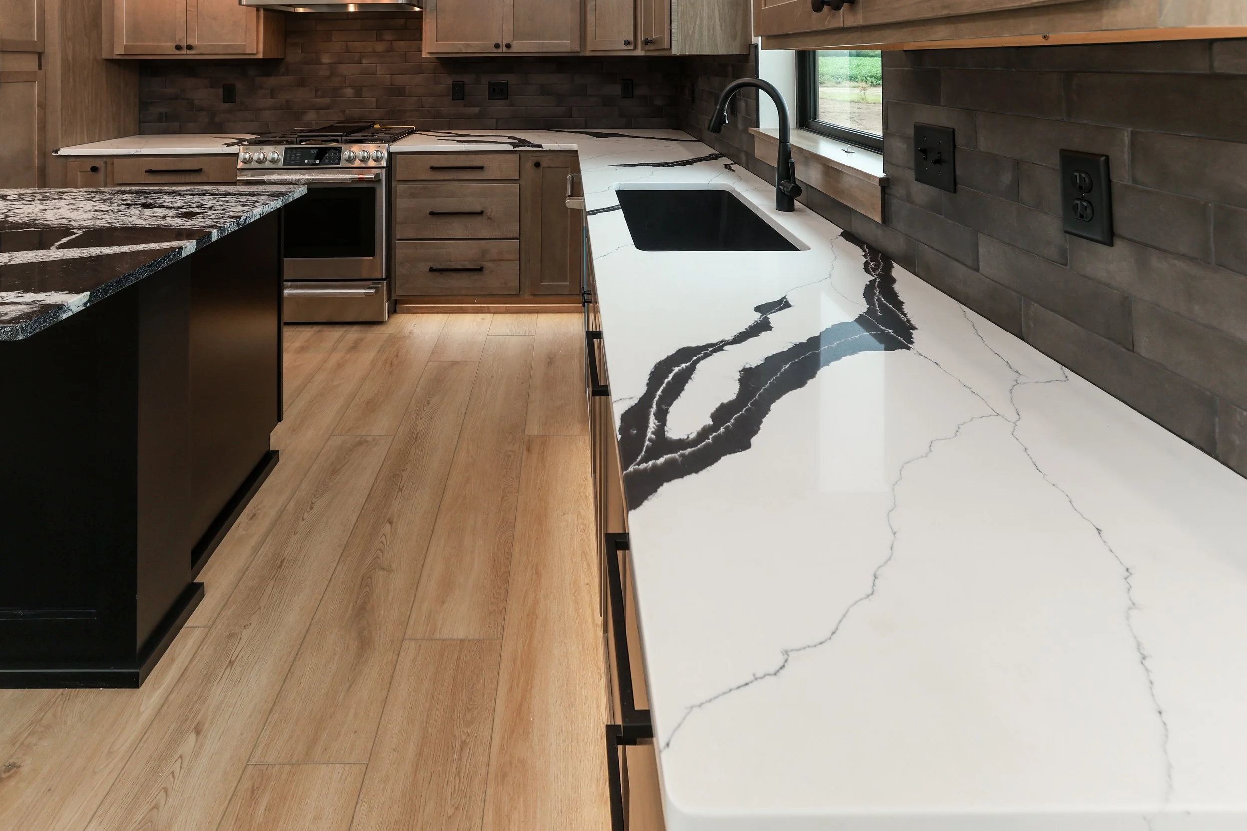 2205 E 77th St N (27).jpg