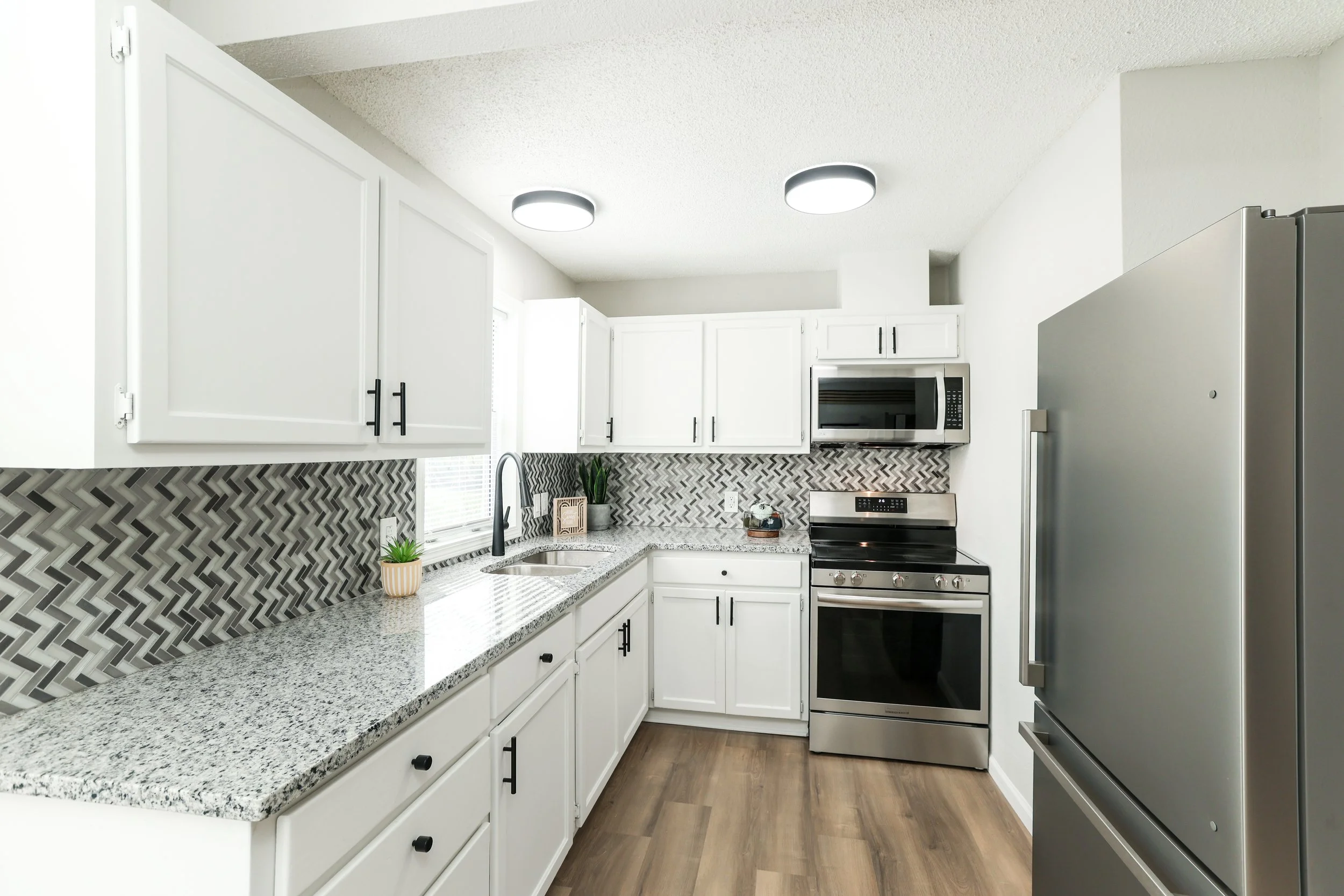 2256 N Minneapolis (7).jpg